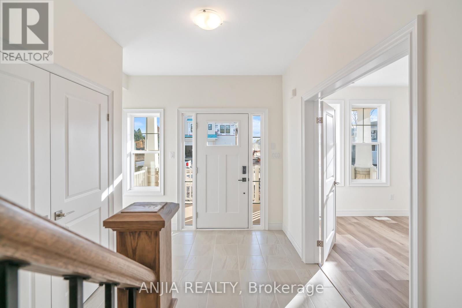 54 Beach Walk Crescent, Fort Erie, Ontario  L0S 1N0 - Photo 6 - X12896408