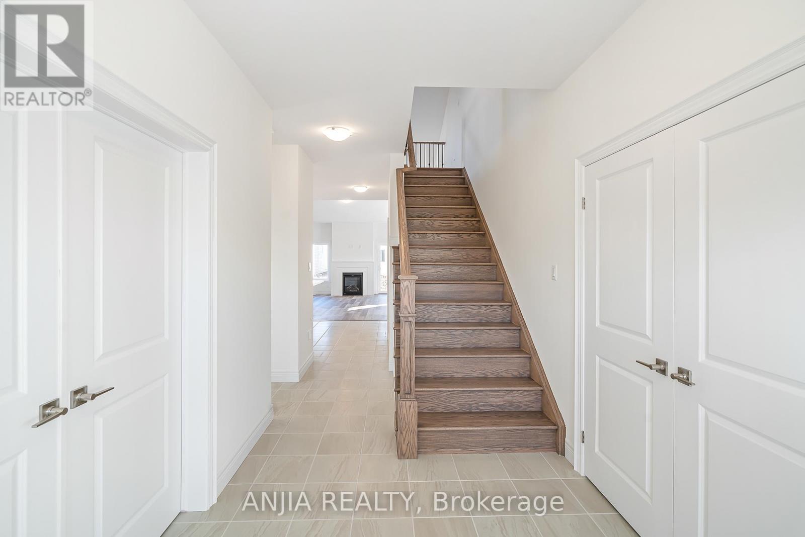 54 Beach Walk Crescent, Fort Erie, Ontario  L0S 1N0 - Photo 7 - X12896408