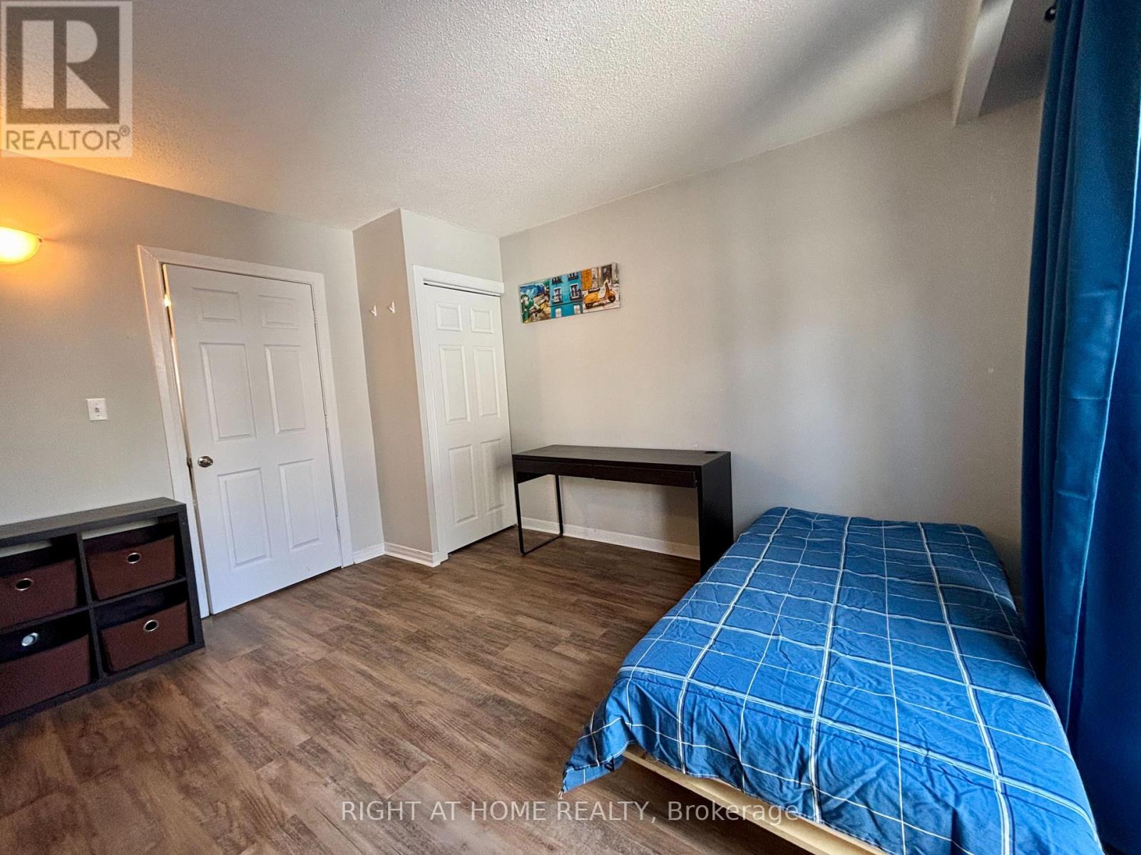 266 Westcourt Place, Waterloo, Ontario  N2L 2R7 - Photo 15 - X12896500