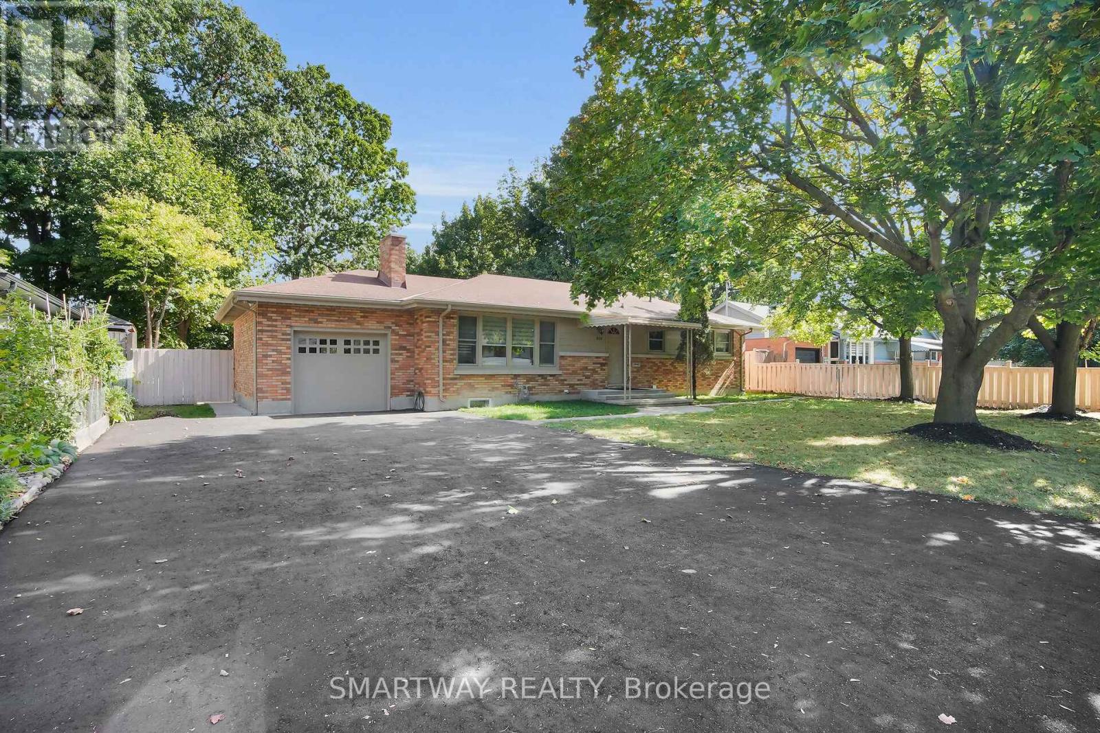 633 Donegal Drive, London North, Ontario  N6H 3H6 - Photo 4 - X12896518