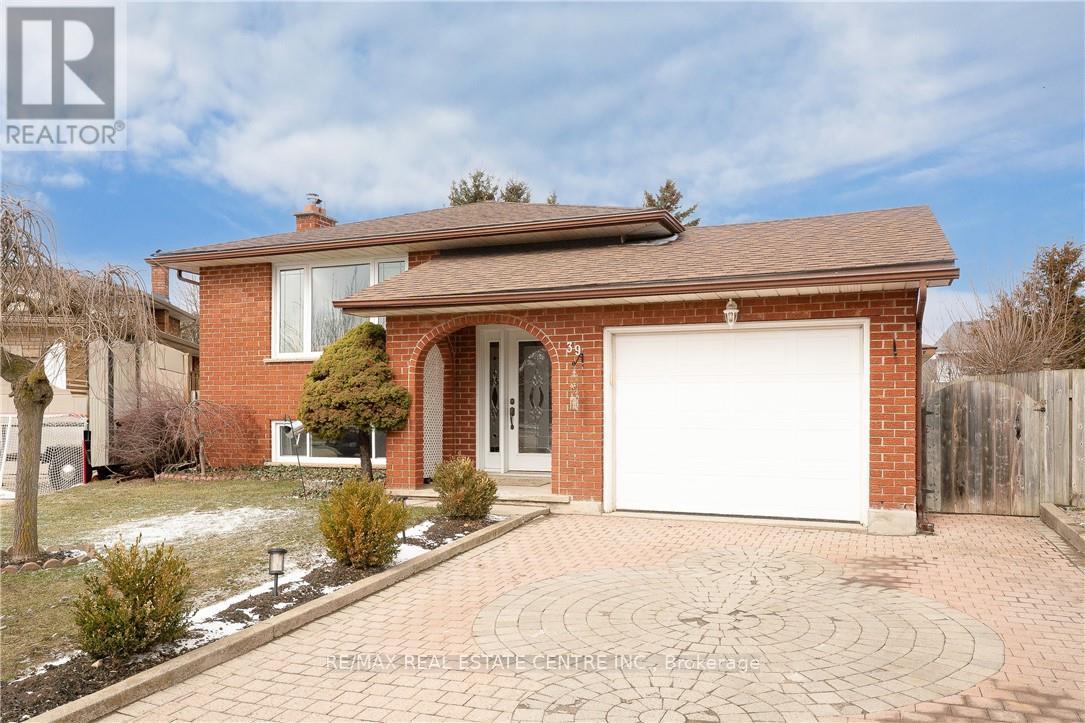 39 HAZELWOOD CRESCENT, Cambridge, Ontario