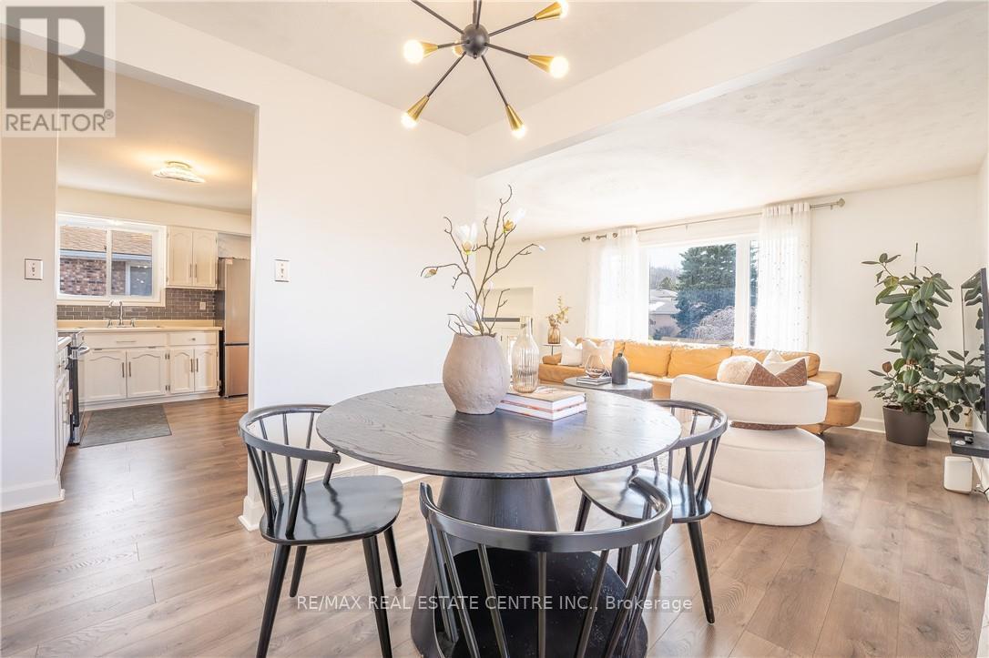 39 Hazelwood Crescent, Cambridge, Ontario  N1R 7T8 - Photo 11 - X12896534