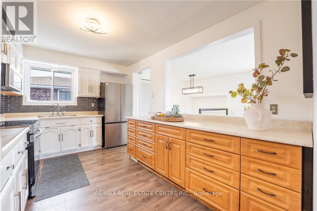 39 Hazelwood Crescent, Cambridge, Ontario  N1R 7T8 - Photo 12 - X12896534