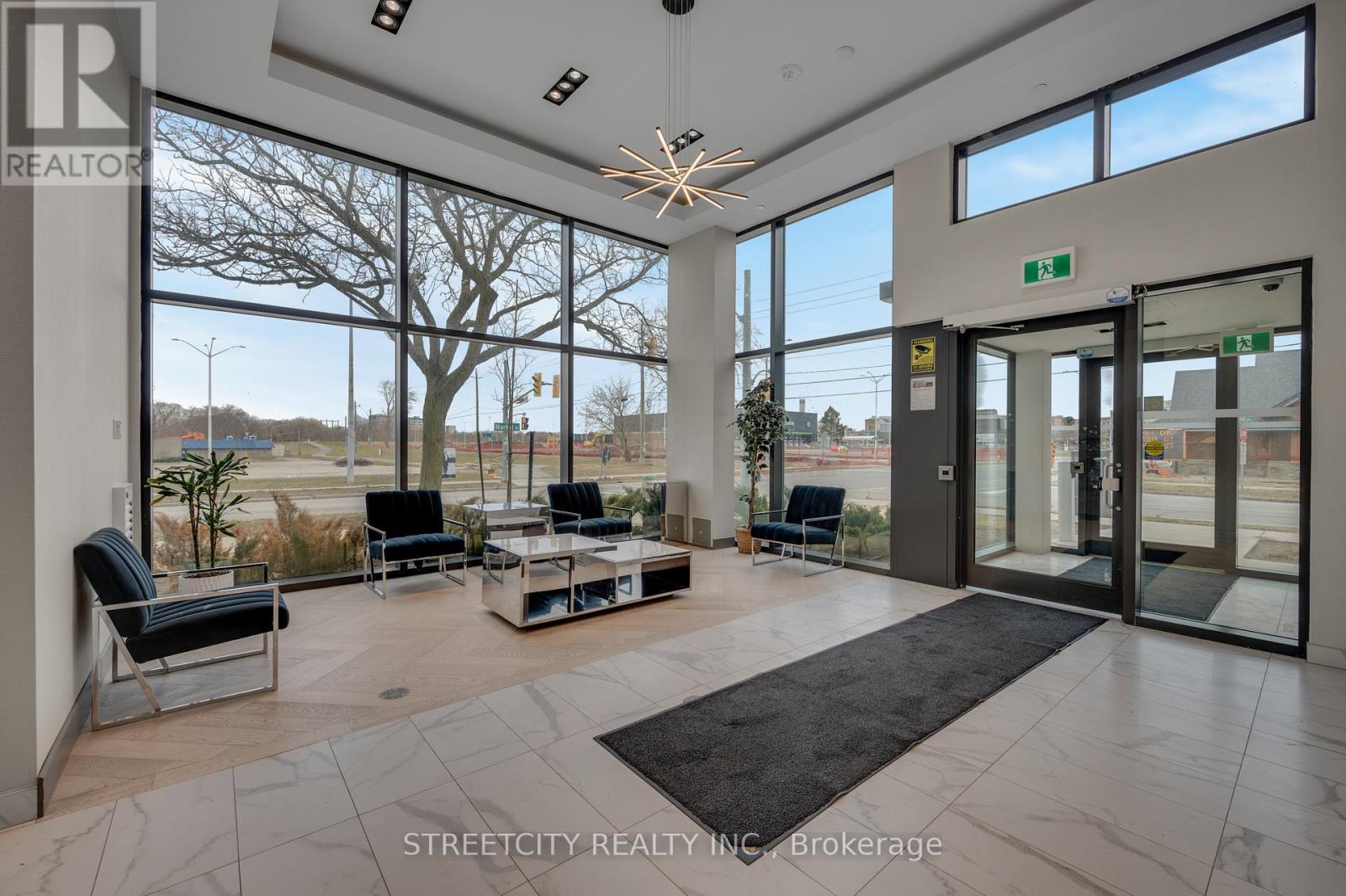 606 - 7 Erie Avenue, Brantford, Ontario  N3S 2E7 - Photo 3 - X12896552