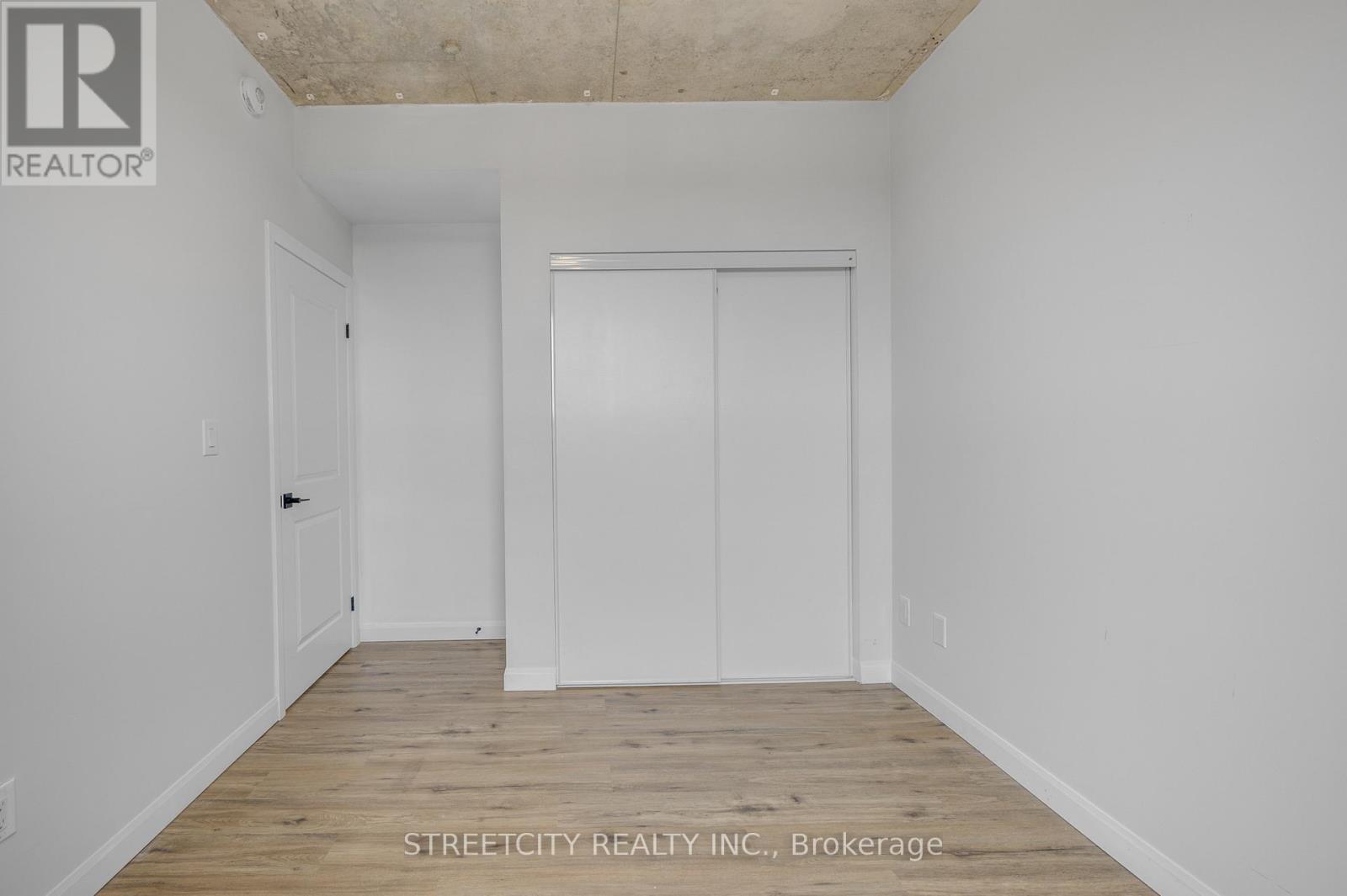 606 - 7 Erie Avenue, Brantford, Ontario  N3S 2E7 - Photo 6 - X12896552