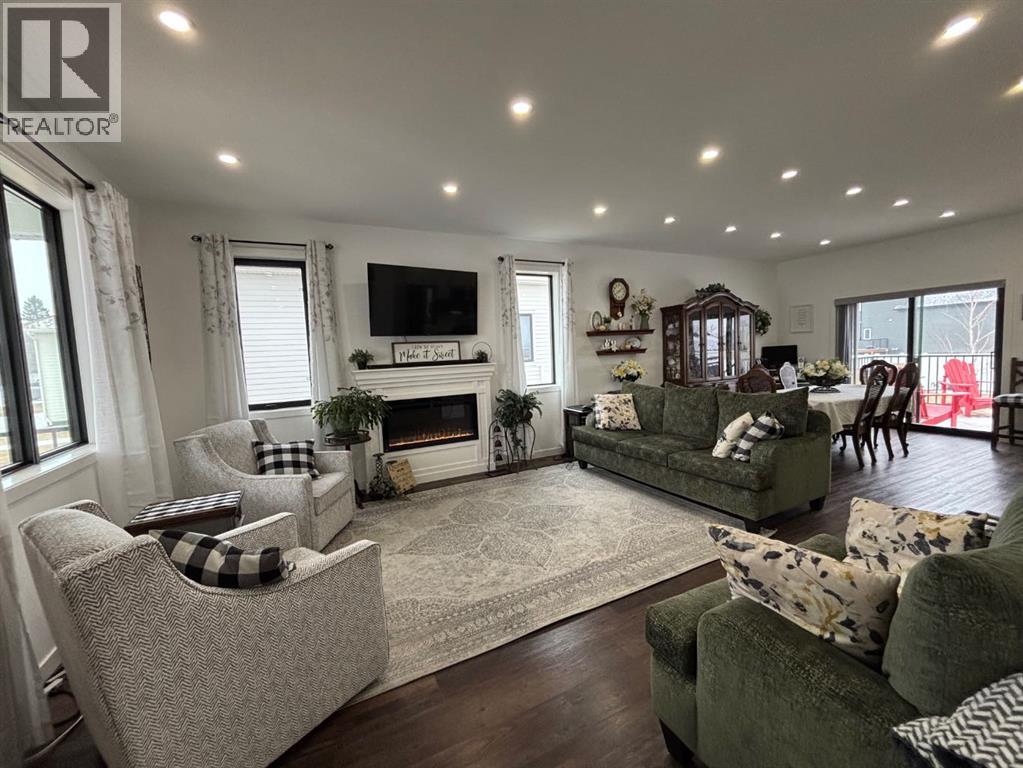 349 E 1 Avenue N, Magrath, Alberta  T0K 1J0 - Photo 8 - A2283786