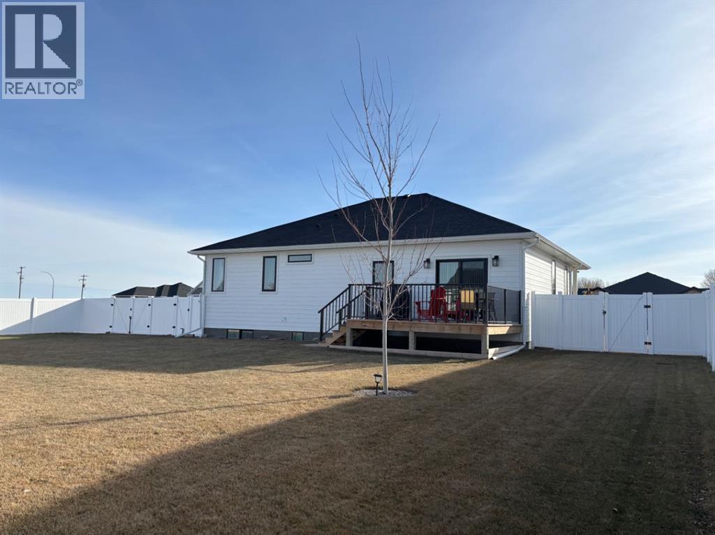 349 E 1 Avenue N, Magrath, Alberta  T0K 1J0 - Photo 41 - A2283786