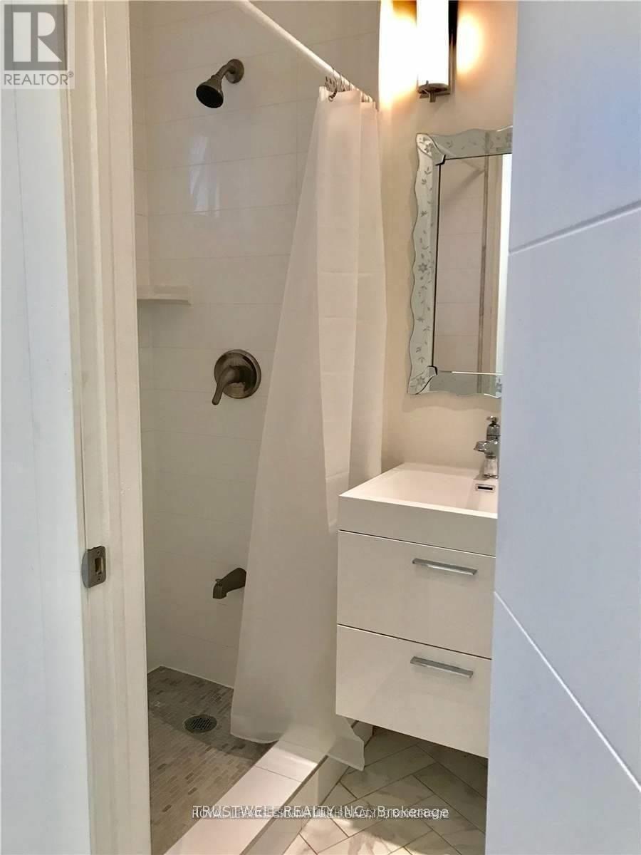 Main Floor - 220 Rose Park Drive, Toronto, Ontario  M4T 1R5 - Photo 14 - C12883876