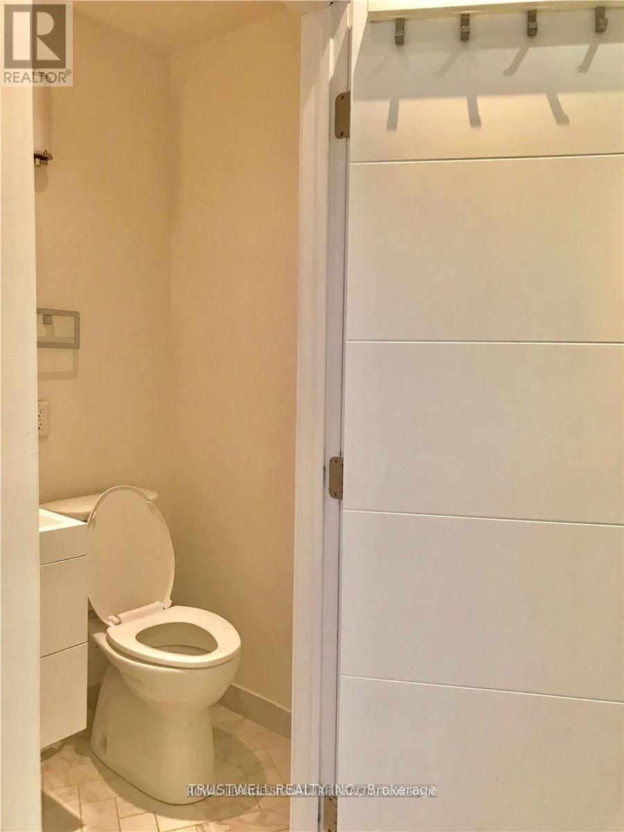 Main Floor - 220 Rose Park Drive, Toronto, Ontario  M4T 1R5 - Photo 15 - C12883876