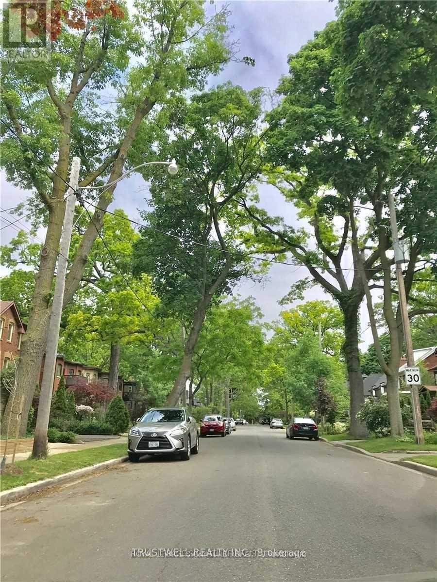 Main Floor - 220 Rose Park Drive, Toronto, Ontario  M4T 1R5 - Photo 19 - C12883876