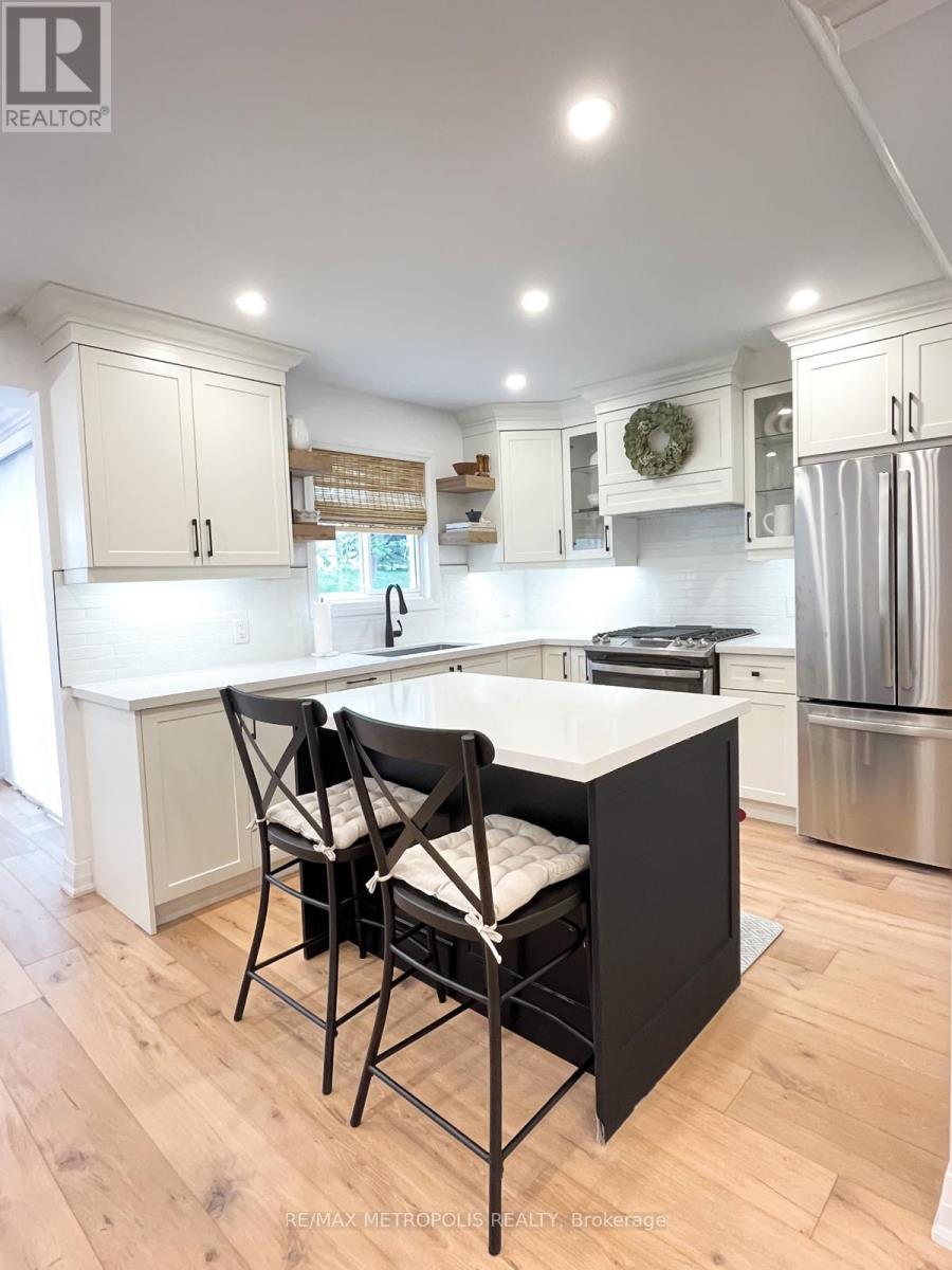 133 Lady May Drive, Oshawa, Ontario  L1R 3M5 - Photo 6 - E12895526