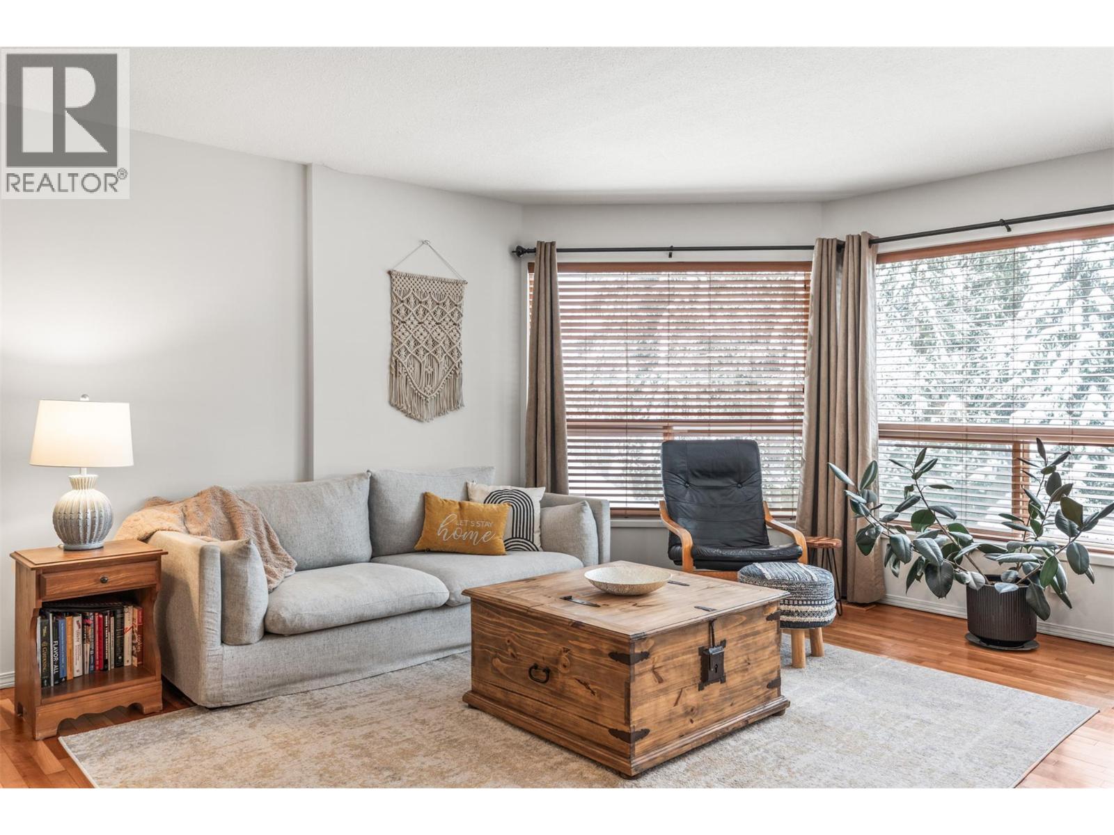 2287 Catt Avenue, Lumby, British Columbia  V0E 2G0 - Photo 1 - 10379734