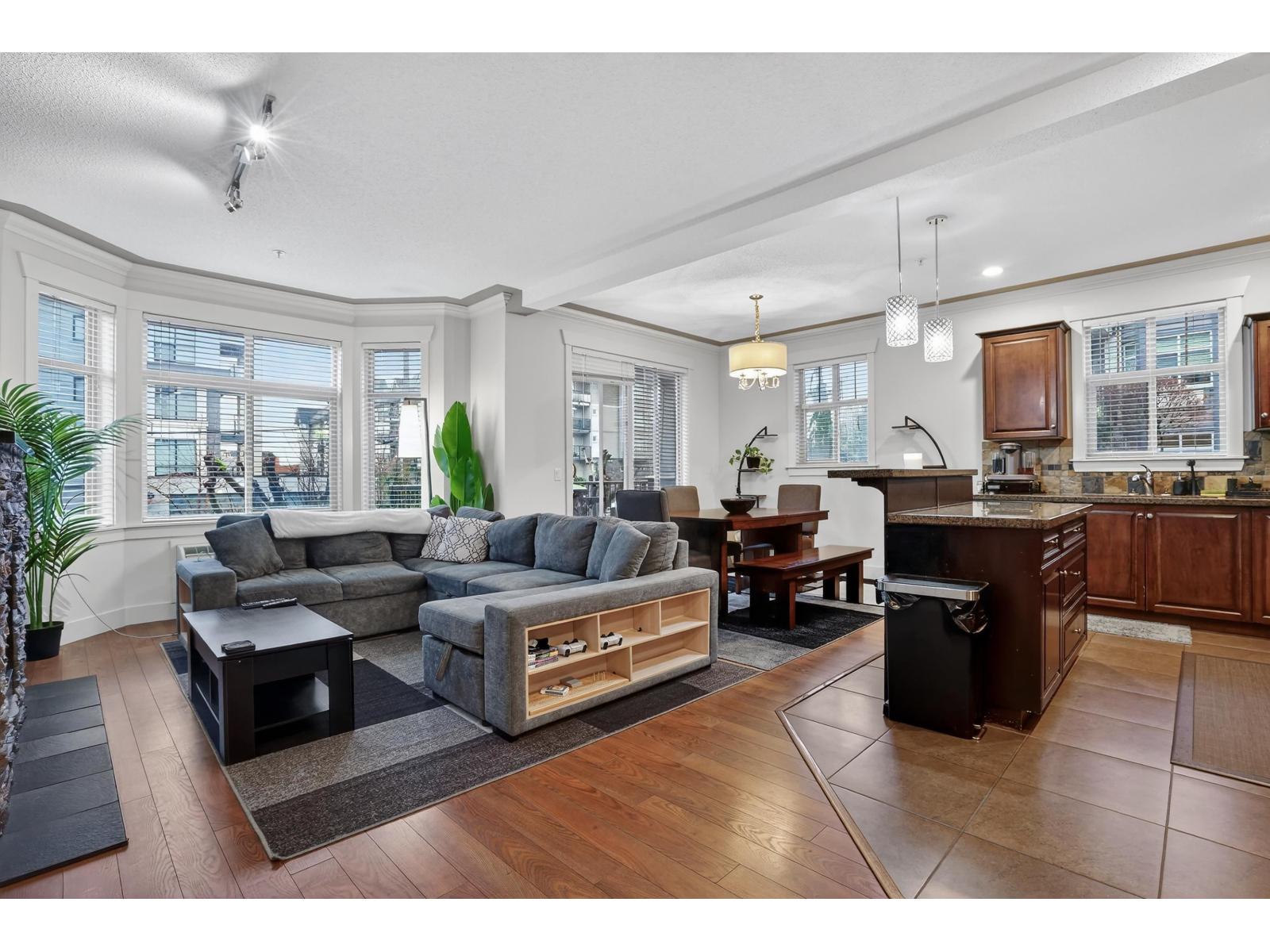 100 45893 Chesterfield Avenue, Chilliwack Downtown, Chilliwack, British Columbia  V2P 1M5 - Photo 3 - R3098190