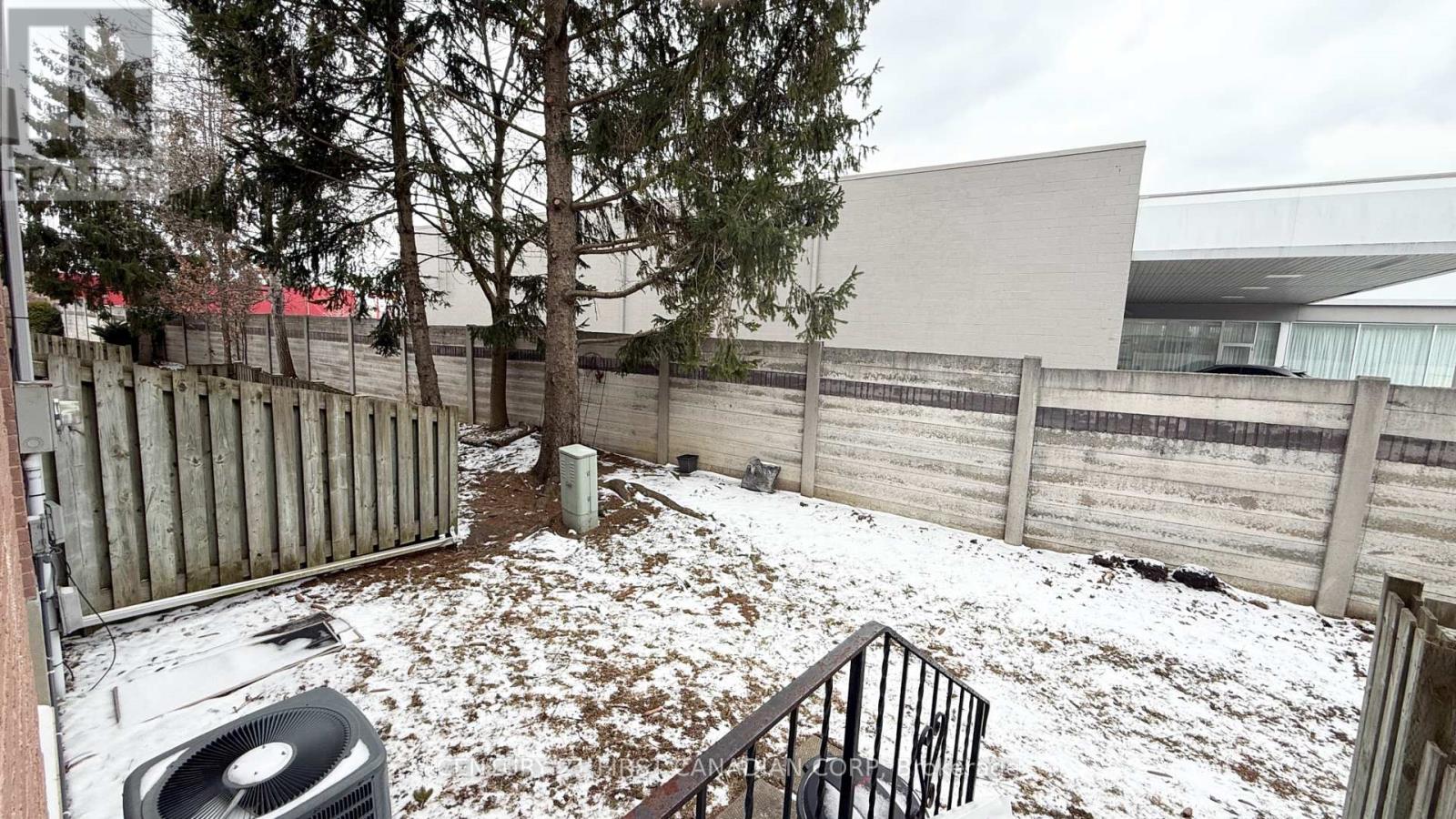 10 - 89 Highview Avenue E, London South, Ontario  N6C 5V6 - Photo 37 - X12896586