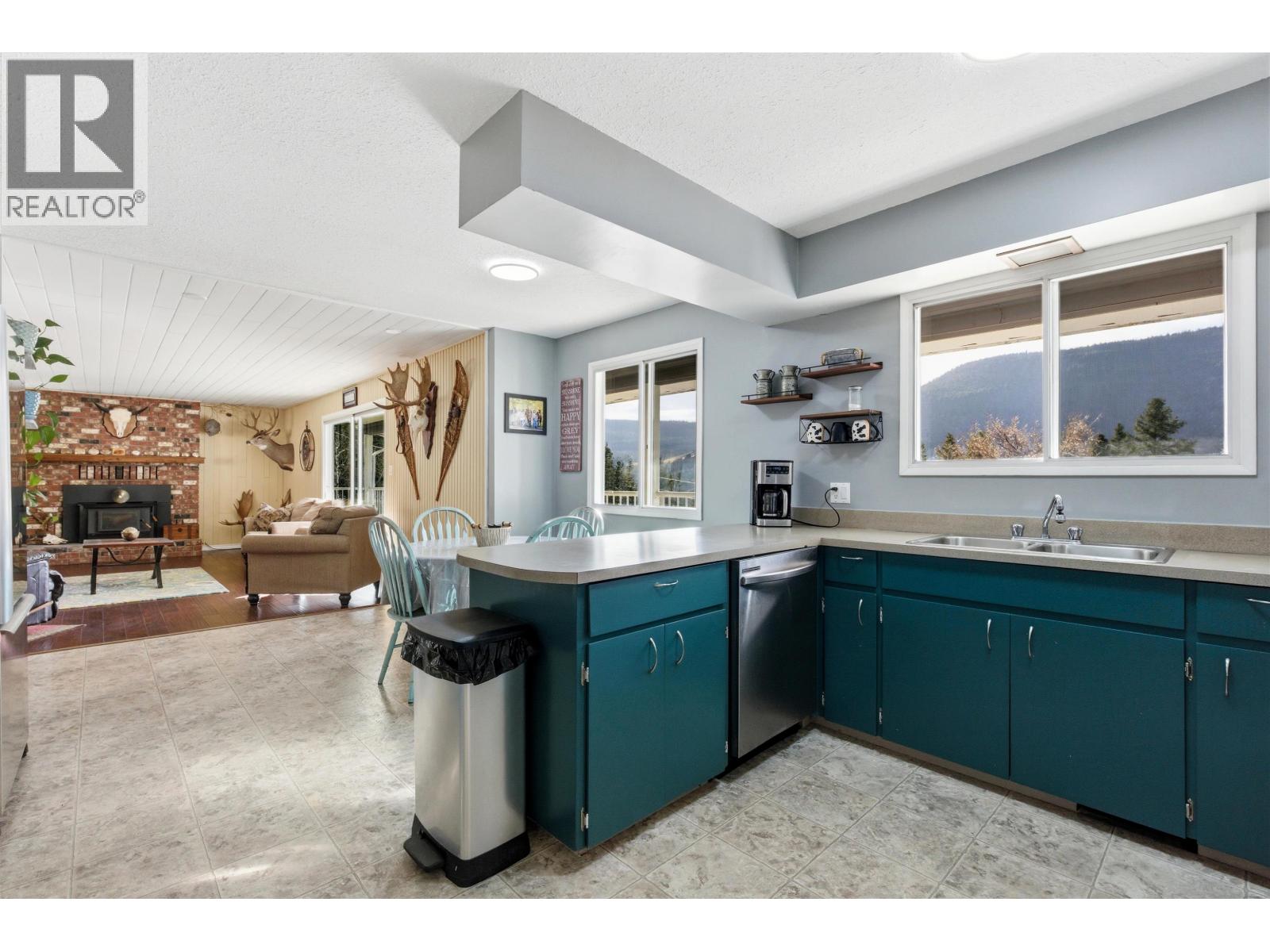 3023 De Sous Mountain Road, Williams Lake, British Columbia  V2G 5M8 - Photo 11 - R3101138