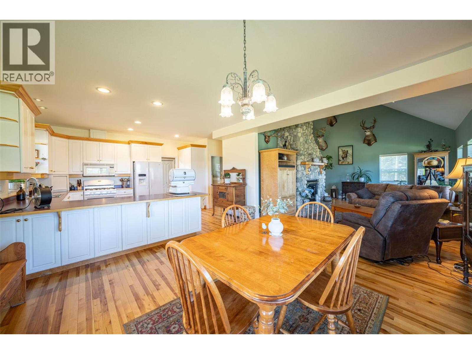 2990 50 Street Nw, Salmon Arm, British Columbia  V1E 4M2 - Photo 18 - 10379526