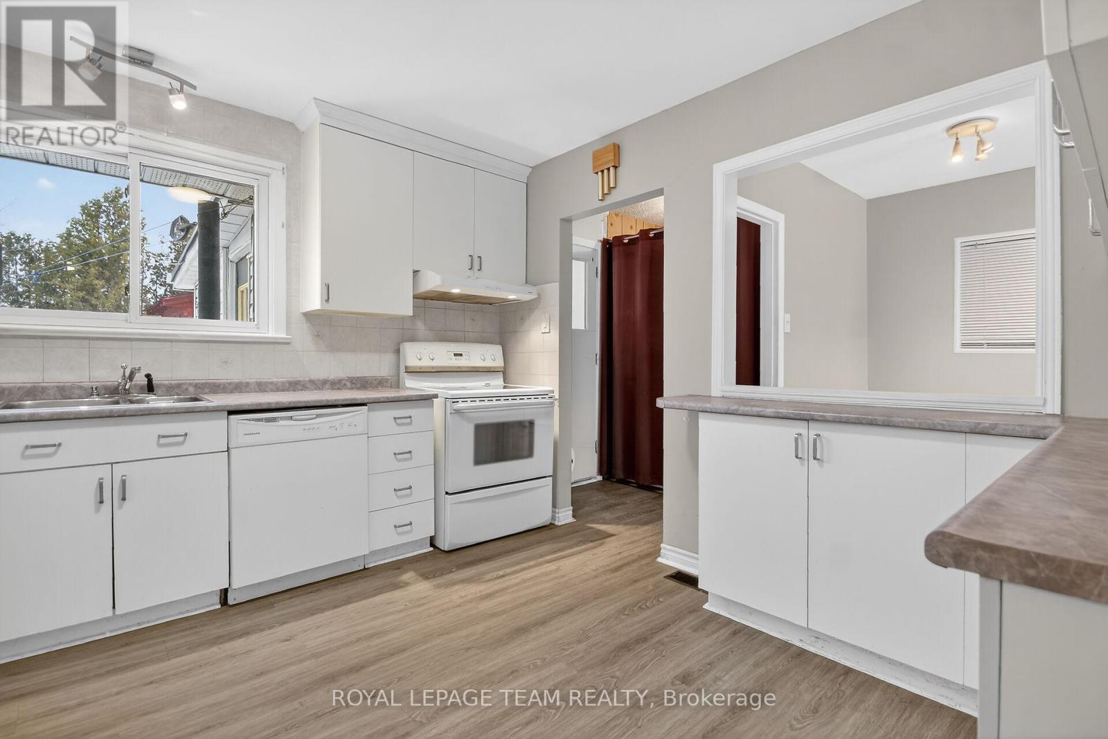 15 Savage Drive, Ottawa, Ontario  K2S 1B9 - Photo 10 - X12896636