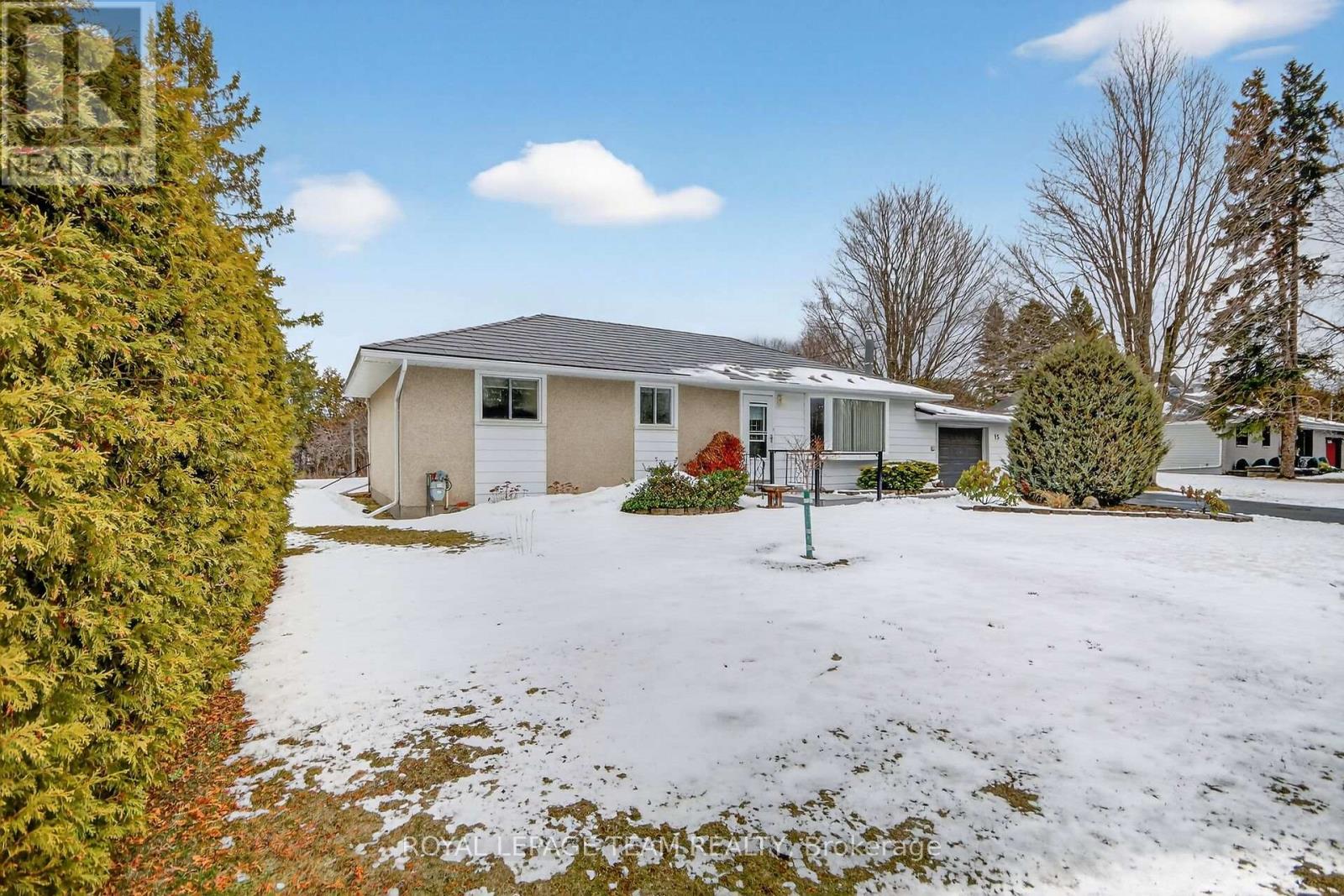 15 Savage Drive, Ottawa, Ontario  K2S 1B9 - Photo 2 - X12896636