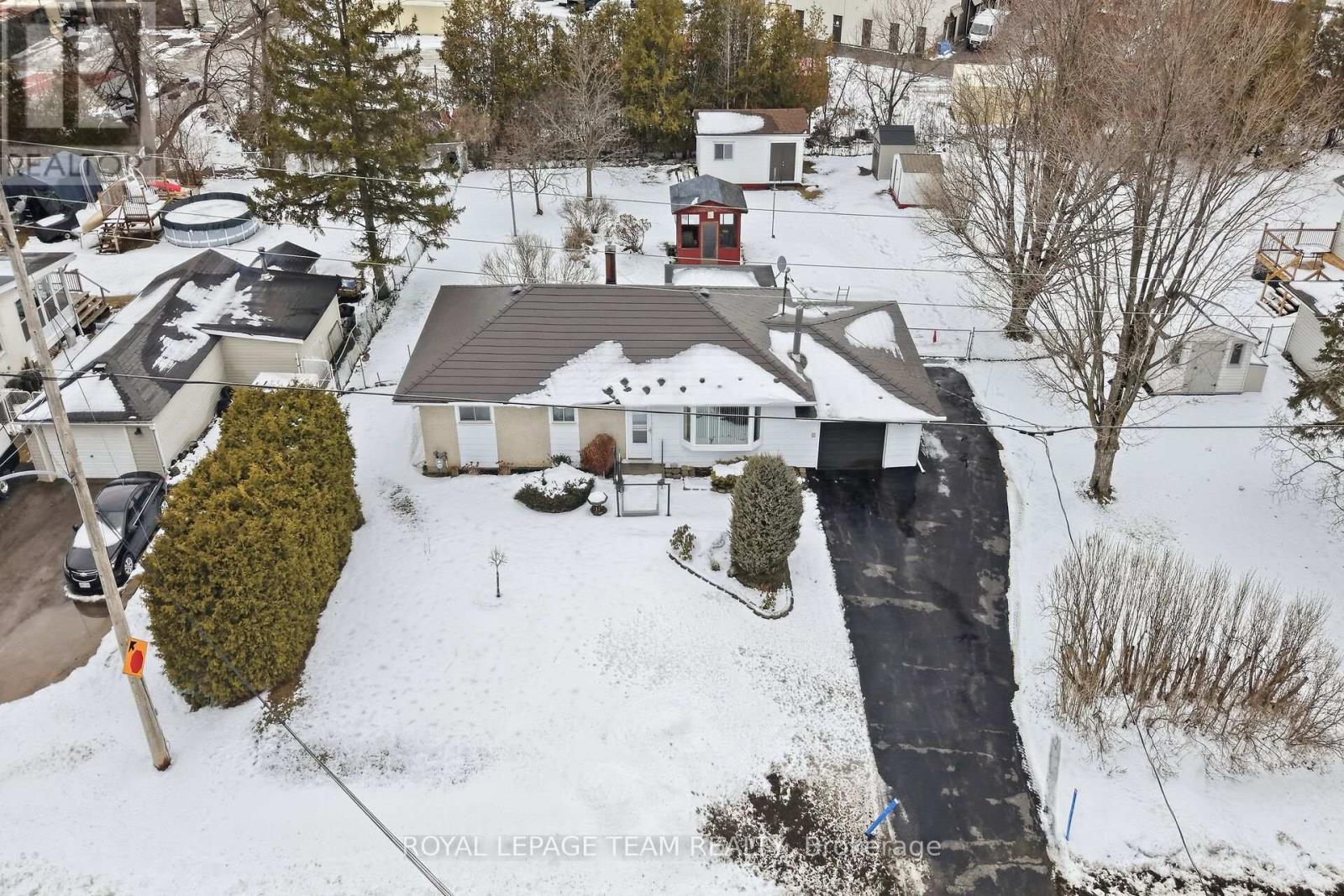 15 Savage Drive, Ottawa, Ontario  K2S 1B9 - Photo 4 - X12896636