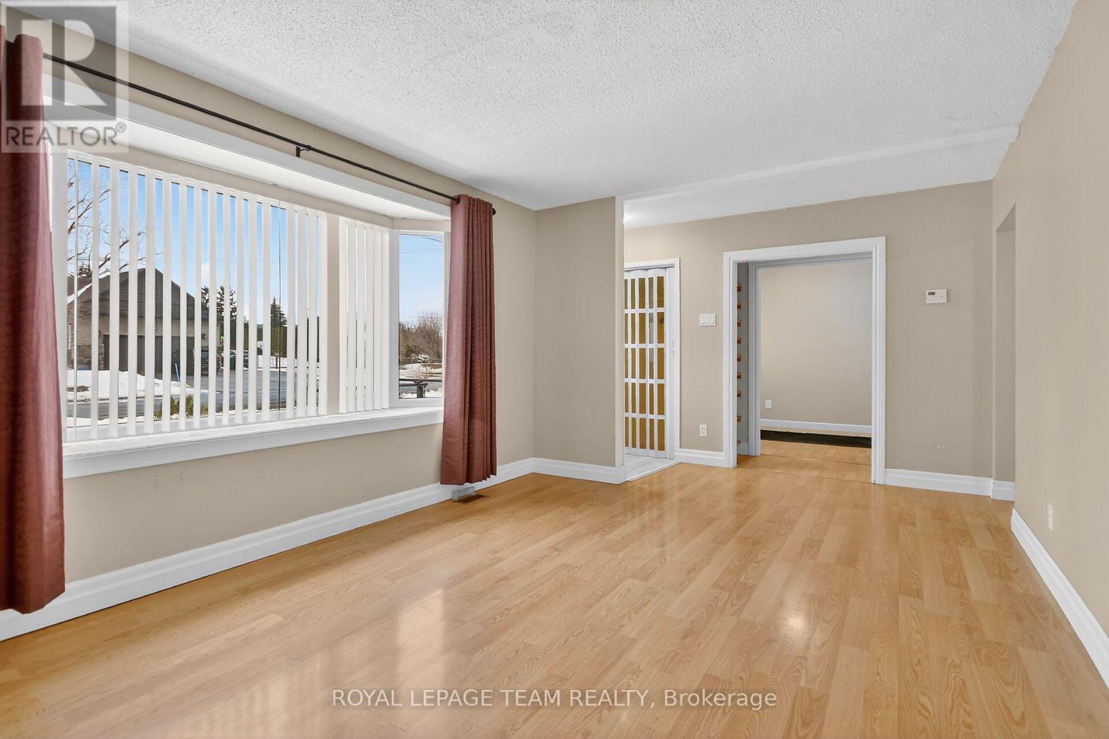 15 Savage Drive, Ottawa, Ontario  K2S 1B9 - Photo 5 - X12896636