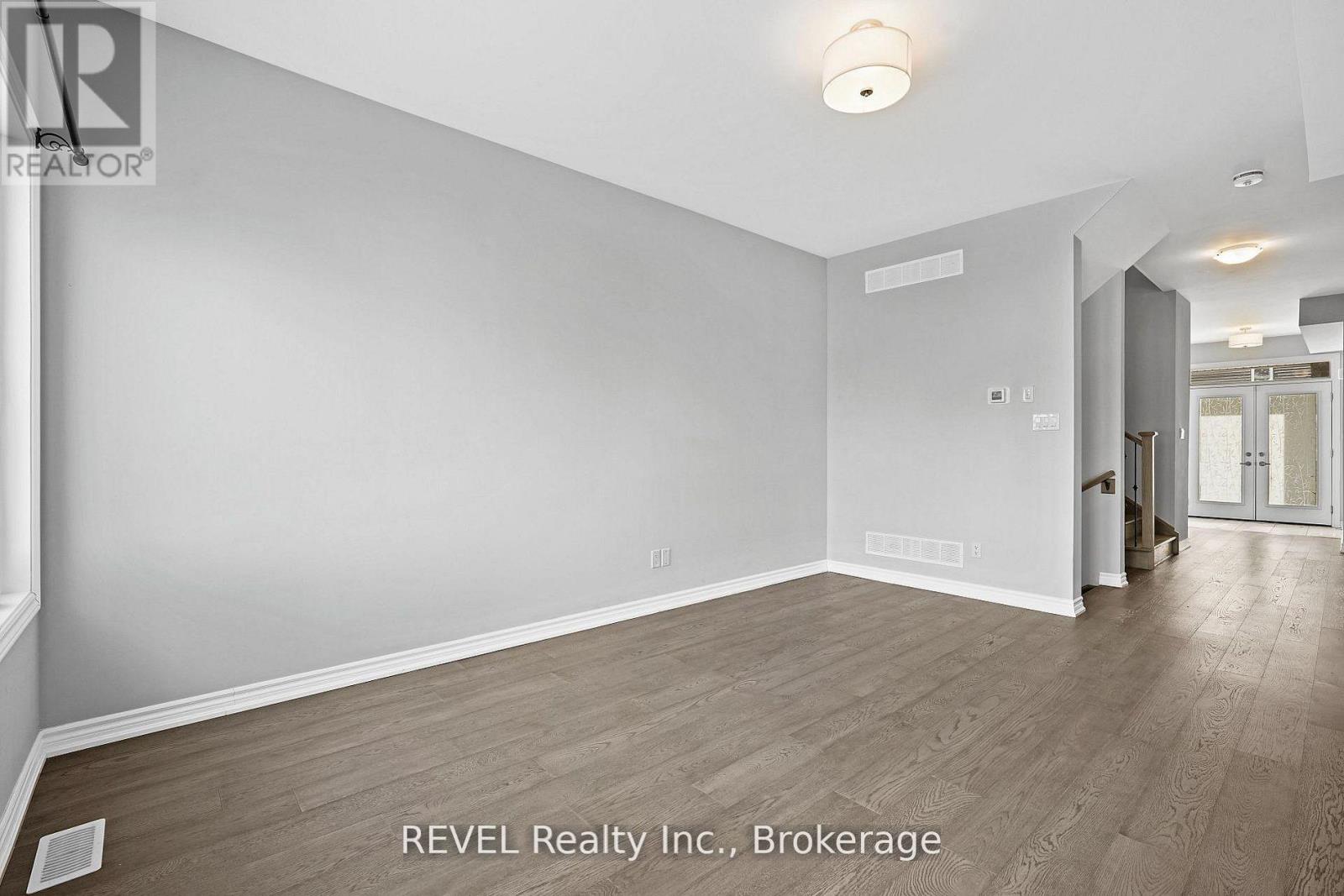 87 Renfrew Trail, Welland, Ontario  L3C 0K2 - Photo 8 - X12896660