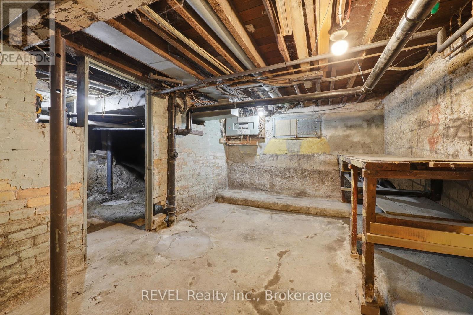 225 Ross Street, St. Thomas, Ontario  N5R 3Y5 - Photo 32 - X12856336