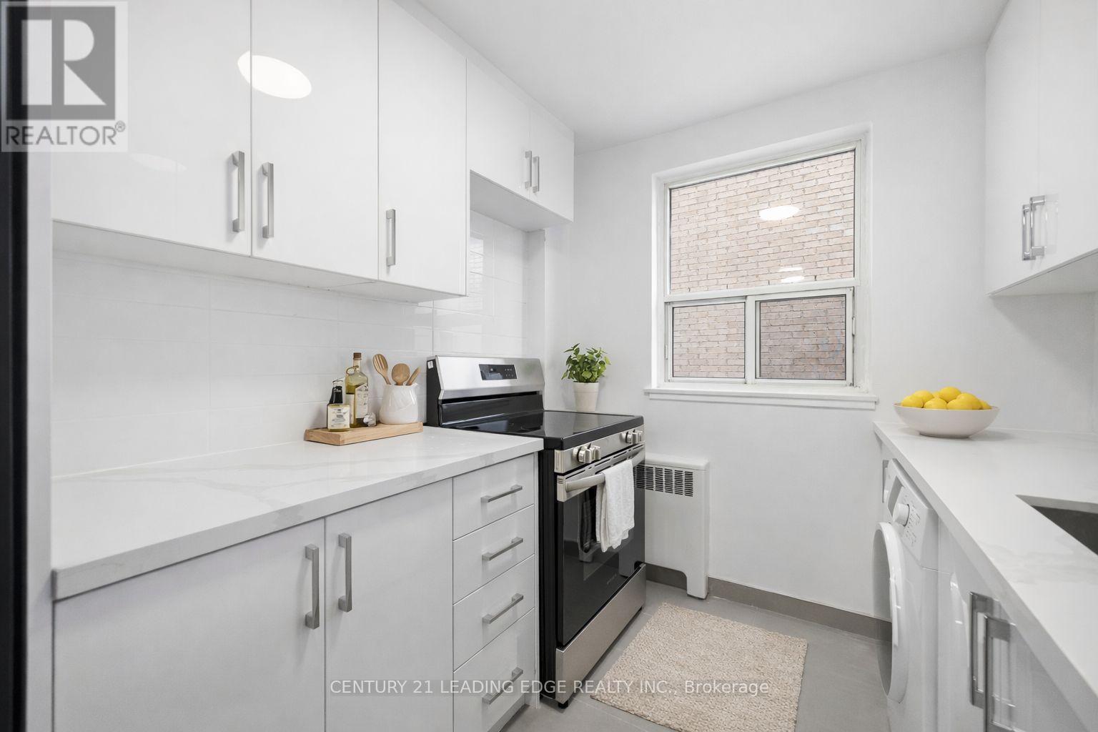 901 - 103 Avenue Road, Toronto, Ontario  M5R 2G9 - Photo 4 - C12896592