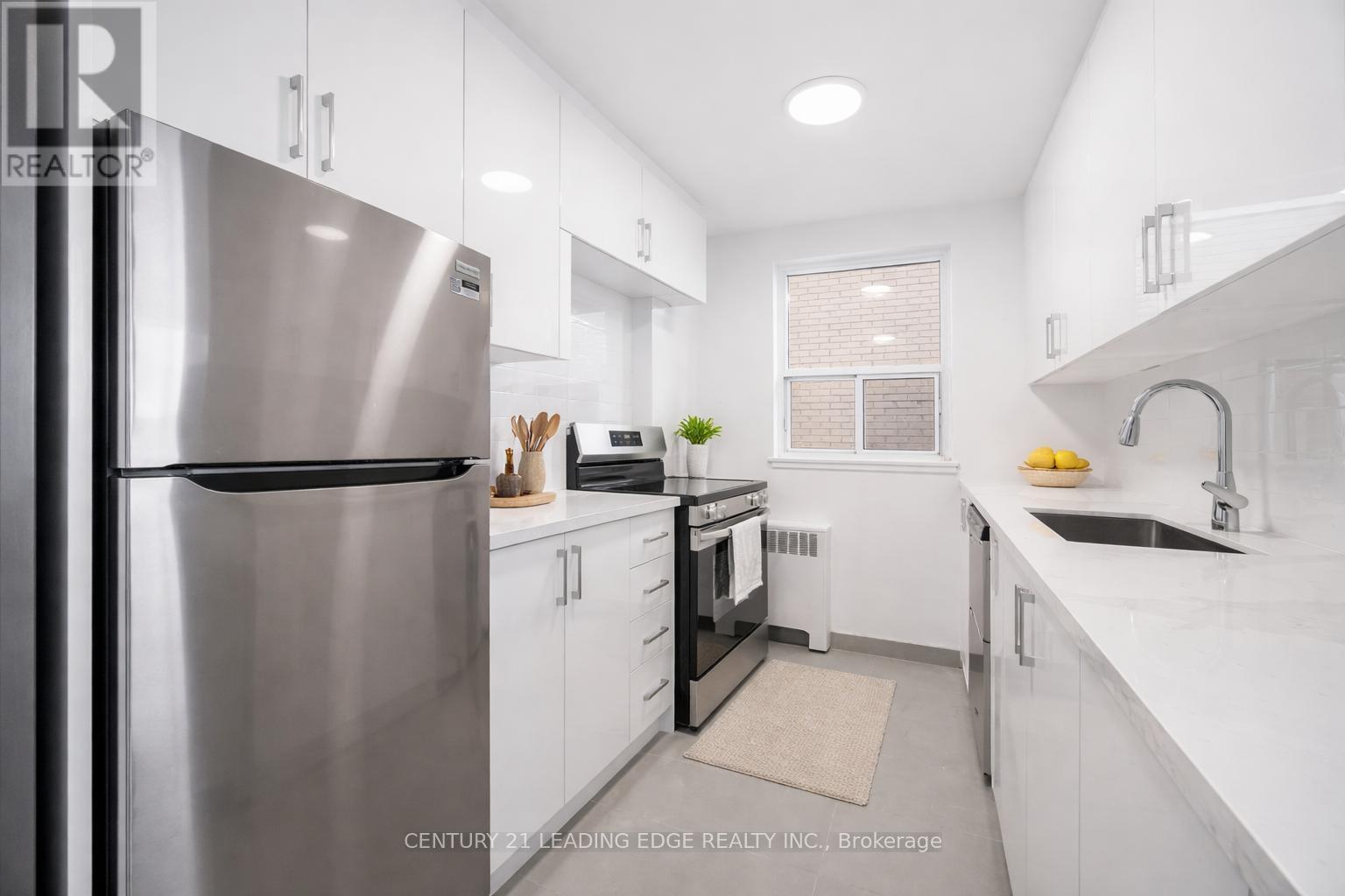 901 - 103 Avenue Road, Toronto, Ontario  M5R 2G9 - Photo 5 - C12896592