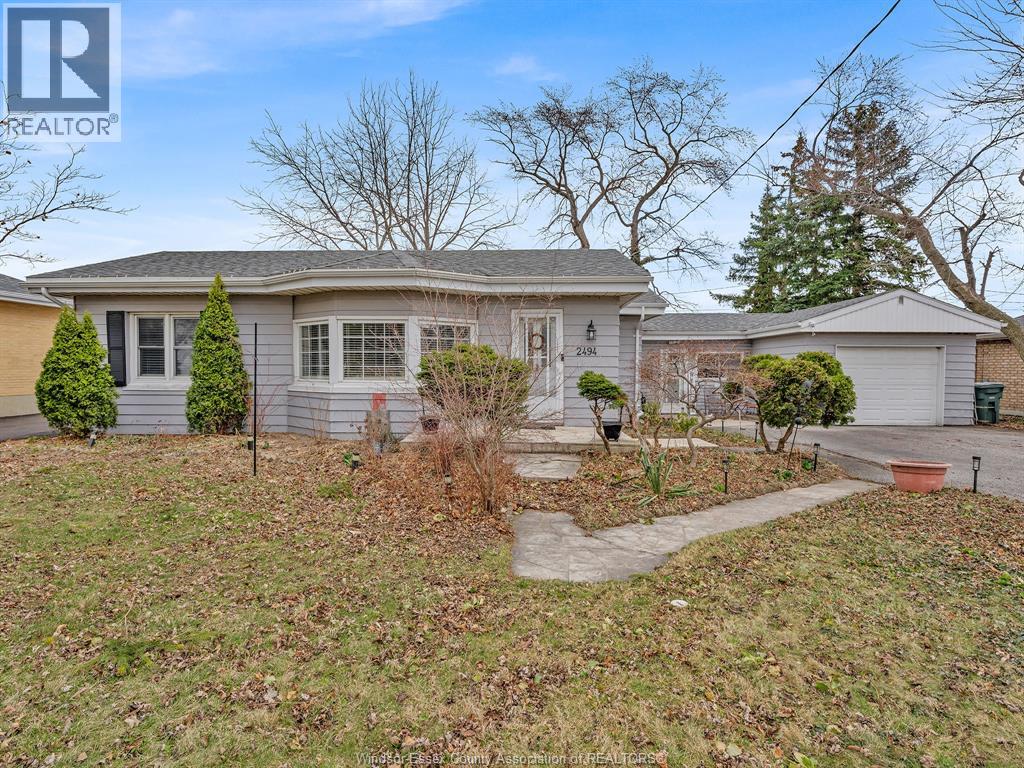 2494 Lloyd George, Windsor, Ontario  N8T 2T4 - Photo 1 - 26005672