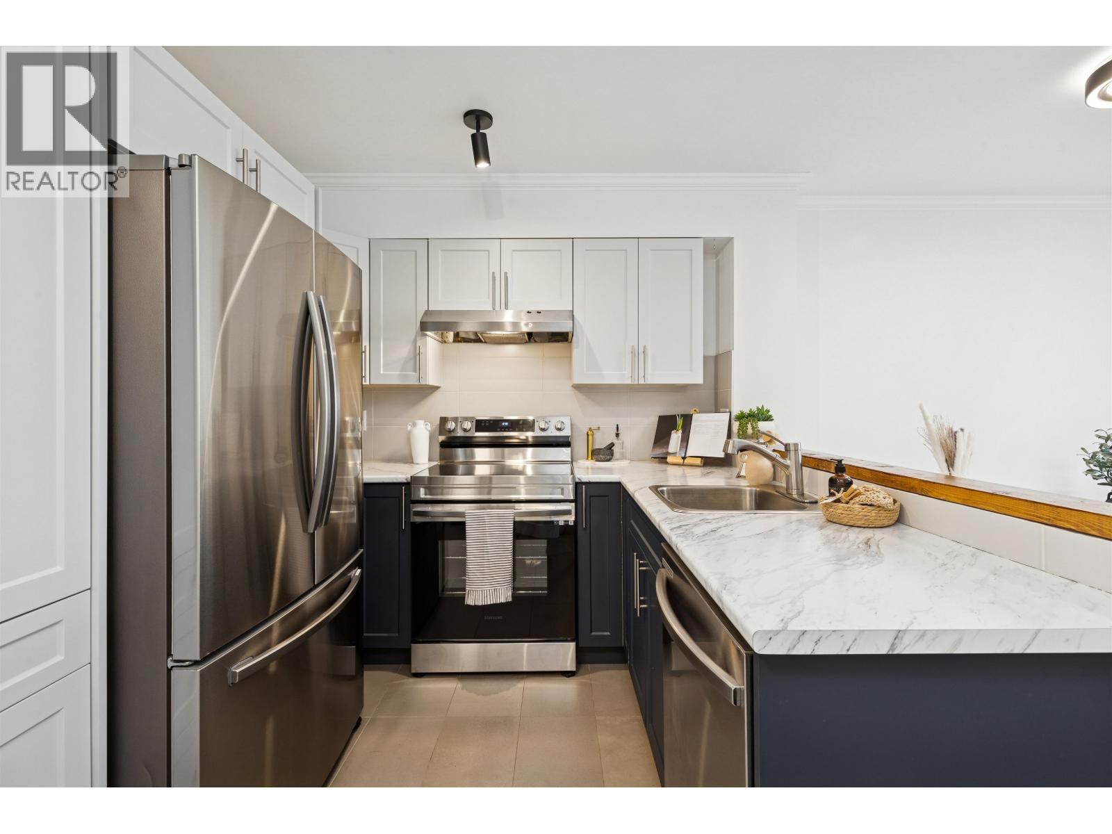 Ph5 1503 W 66th Avenue, Vancouver, British Columbia  V6P 2R8 - Photo 10 - R3101106