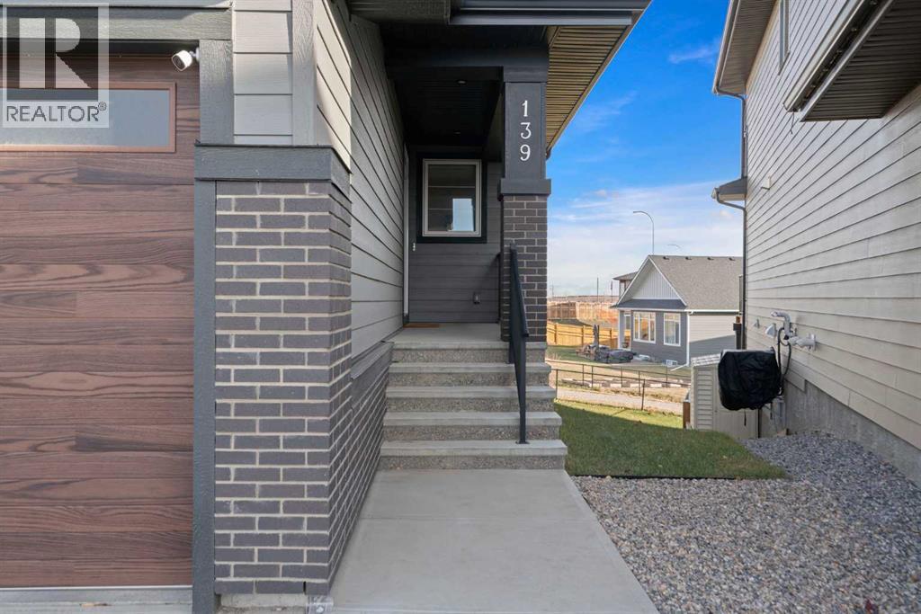 139 Creekstone Way Sw, Calgary, Alberta  T2X 4P9 - Photo 5 - A2267653
