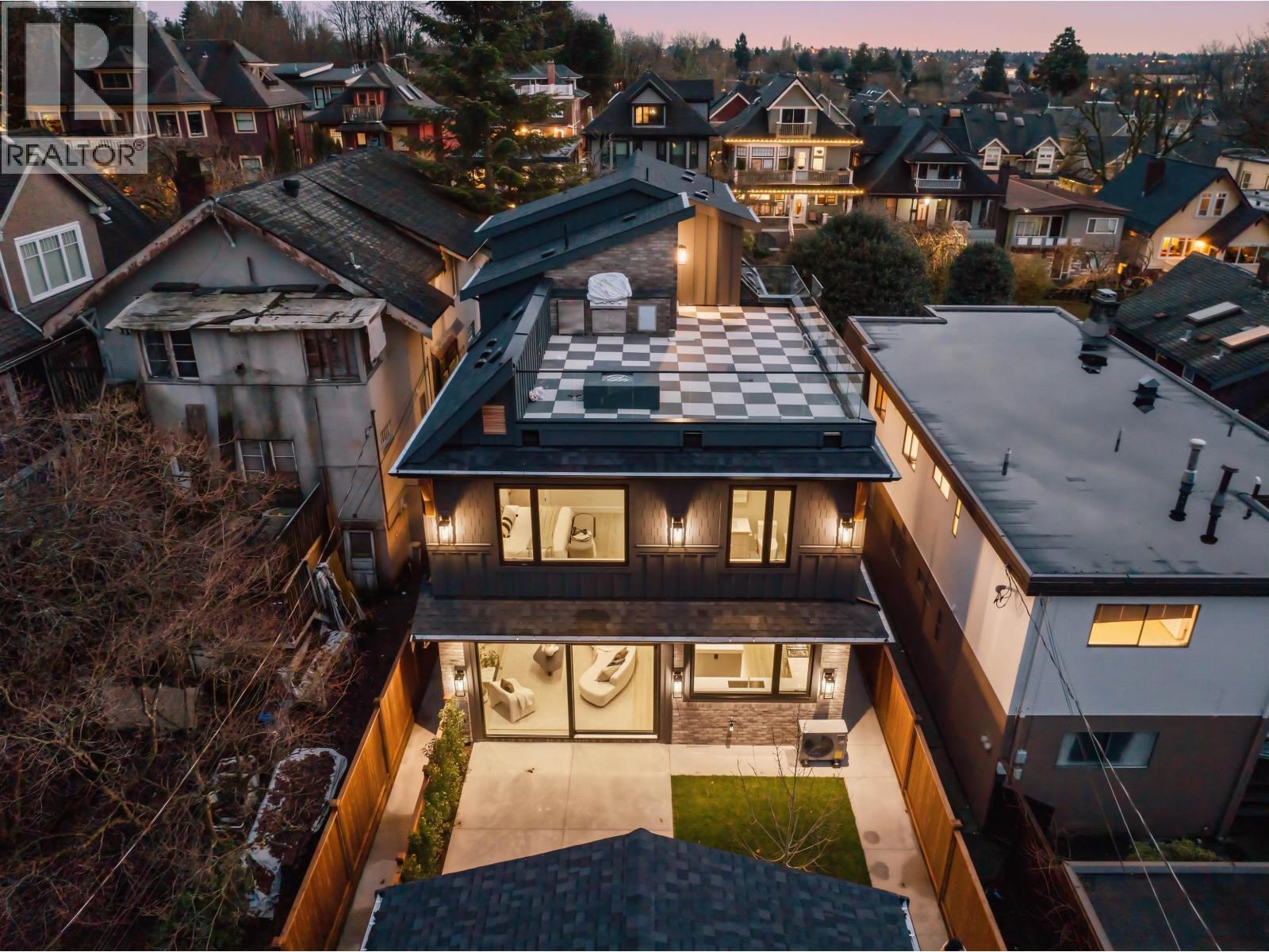 2 1841 Parker Street, Vancouver, British Columbia  V5L 2L1 - Photo 3 - R3100870