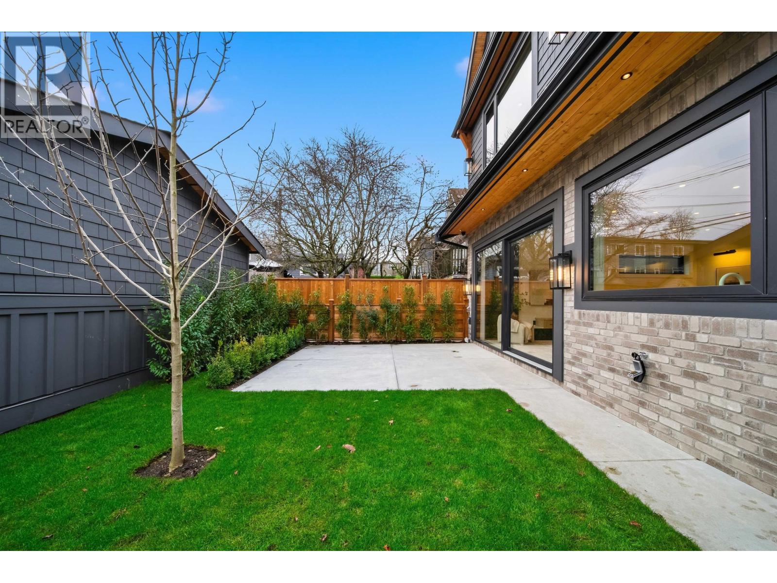 2 1841 Parker Street, Vancouver, British Columbia  V5L 2L1 - Photo 9 - R3100870