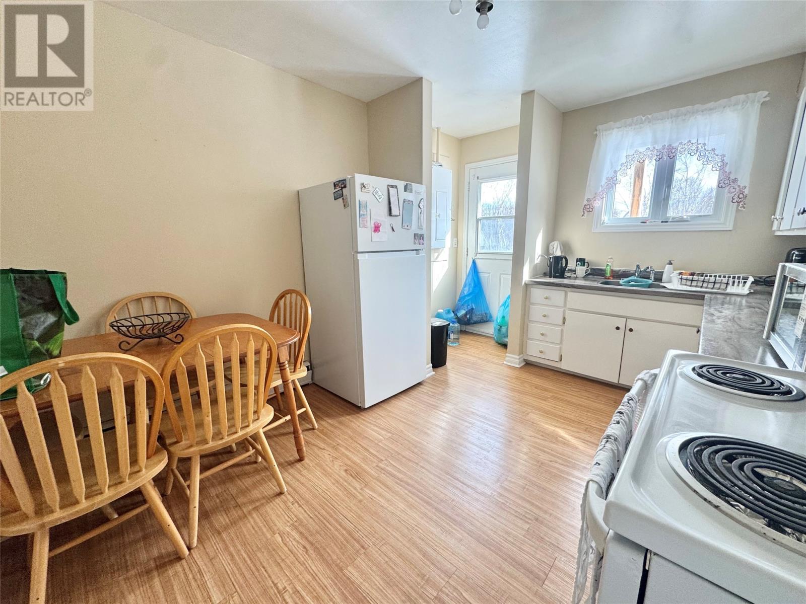 19-21 Bowater Avenue, Lewisporte, Newfoundland & Labrador  A0G 3A0 - Photo 9 - 1295340