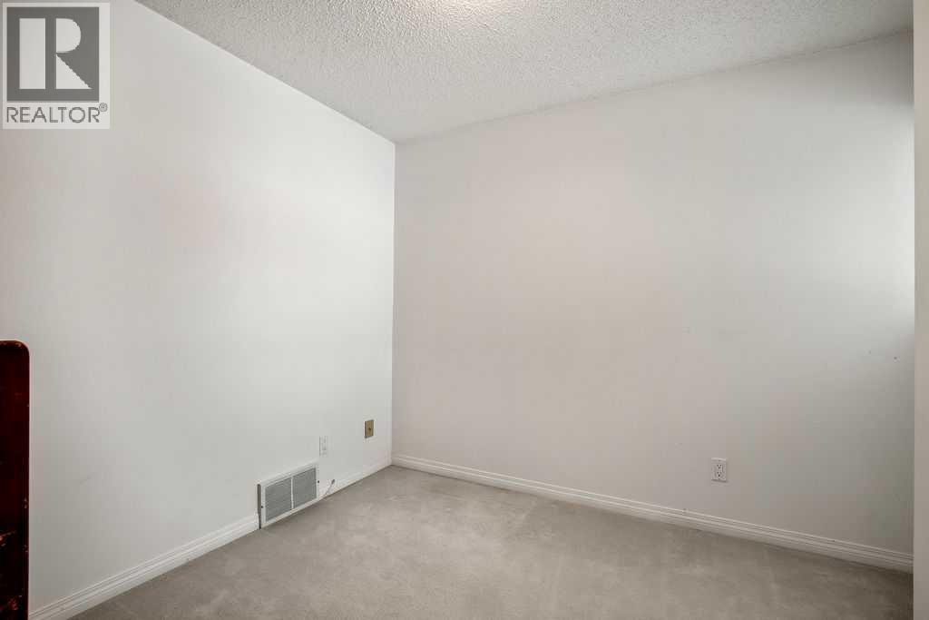 111 Deerfield Drive Se, Calgary, Alberta  T2J 6T9 - Photo 16 - A2292660