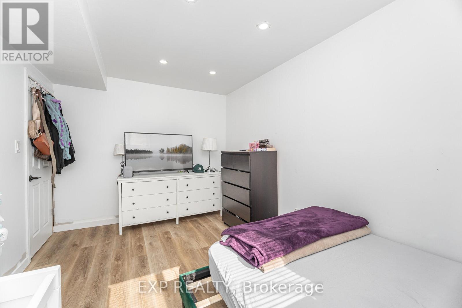 7 Boyne Highlands Court, Vaughan, Ontario  L4K 1K4 - Photo 36 - N12896606