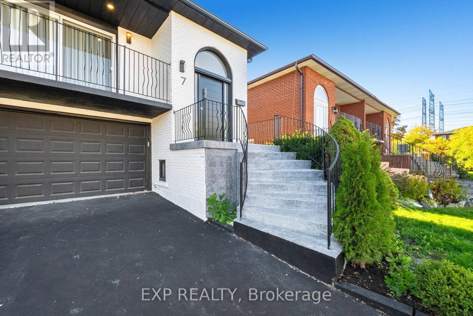 7 Boyne Highlands Court, Vaughan, Ontario  L4K 1K4 - Photo 4 - N12896606