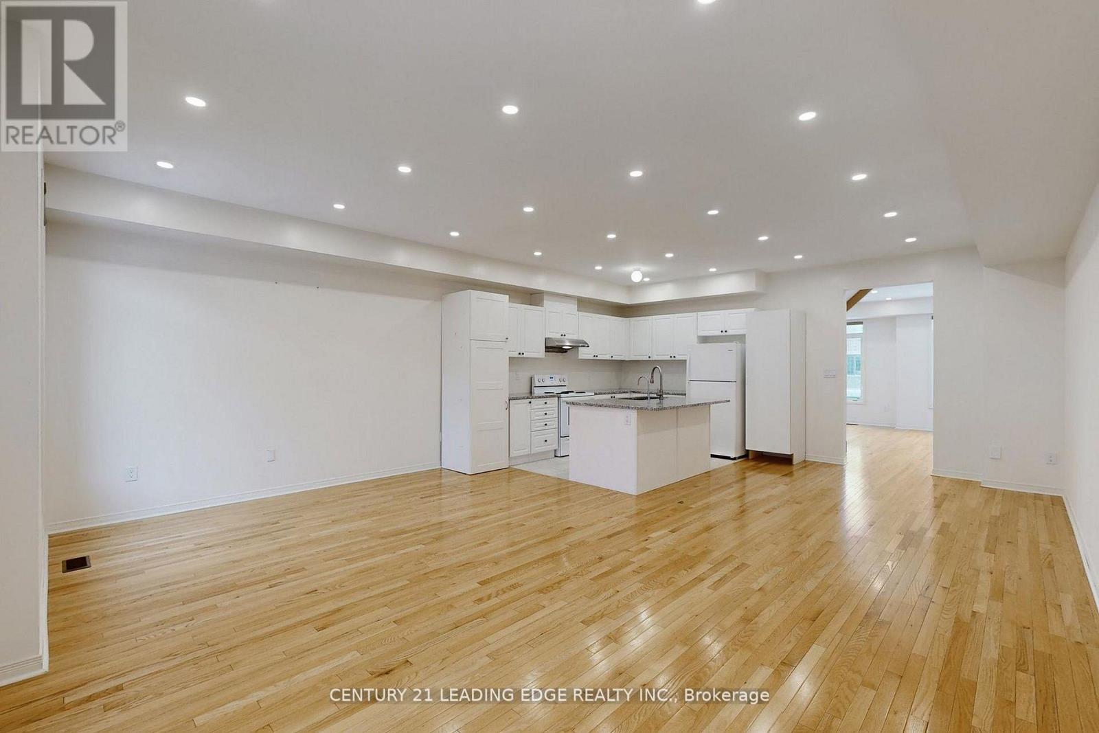 91 William F Bell Parkway, Richmond Hill, Ontario  L4S 0K4 - Photo 8 - N12896644