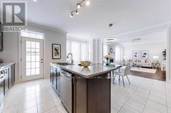 156 Ben Sinclair Avenue, East Gwillimbury, Ontario  L9N 0S2 - Photo 11 - N12896648