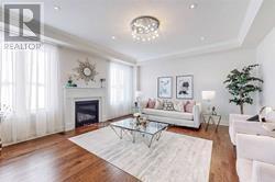 156 Ben Sinclair Avenue, East Gwillimbury, Ontario  L9N 0S2 - Photo 3 - N12896648