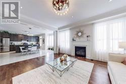 156 Ben Sinclair Avenue, East Gwillimbury, Ontario  L9N 0S2 - Photo 5 - N12896648