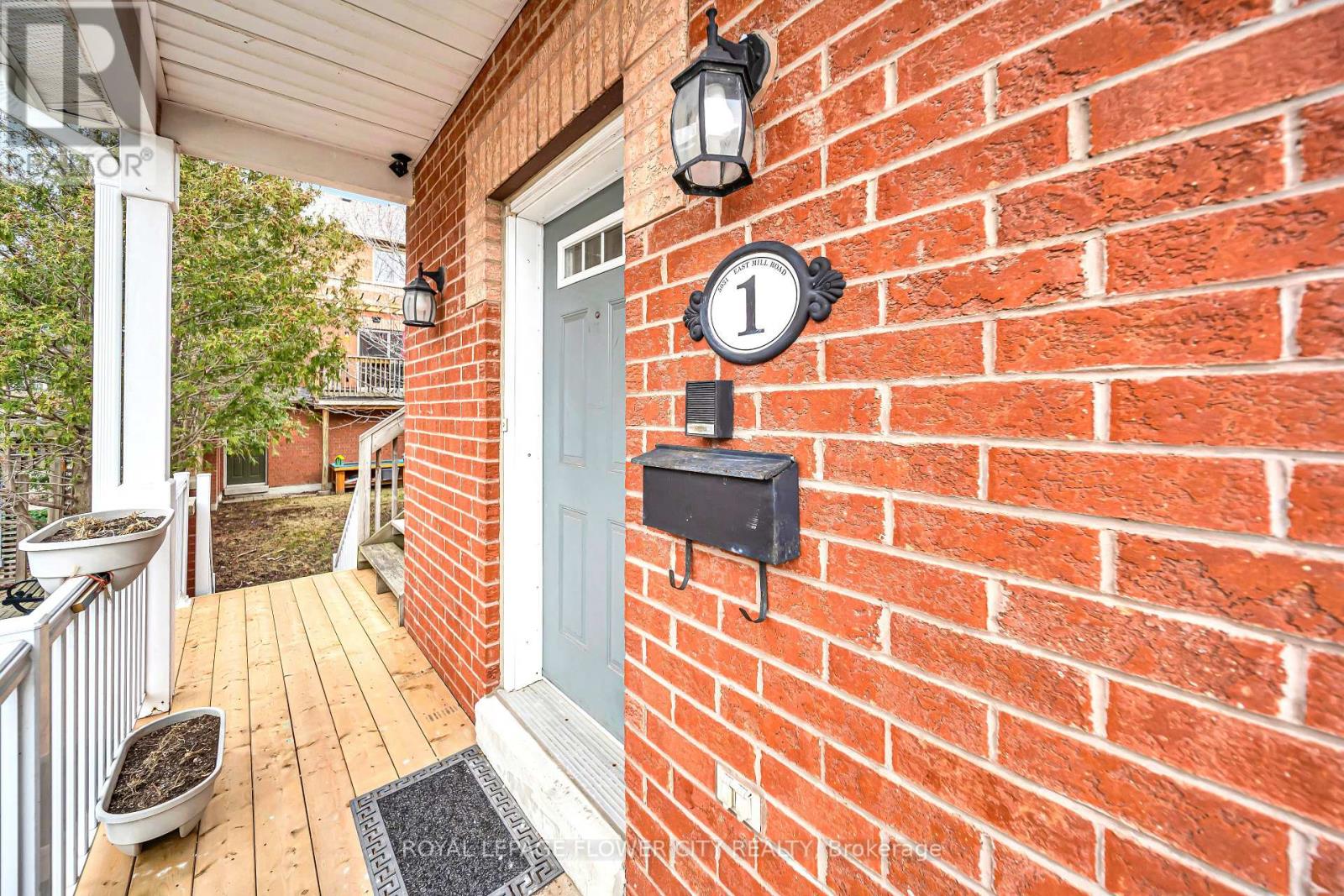 1 - 5031 E Mill Road, Mississauga, Ontario  L5V 2M5 - Photo 4 - W12894876