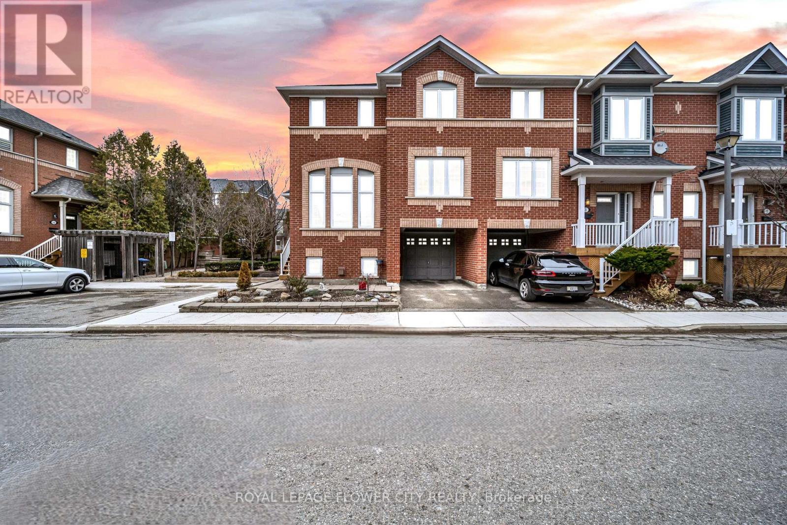 1 - 5031 E Mill Road, Mississauga, Ontario  L5V 2M5 - Photo 2 - W12894876