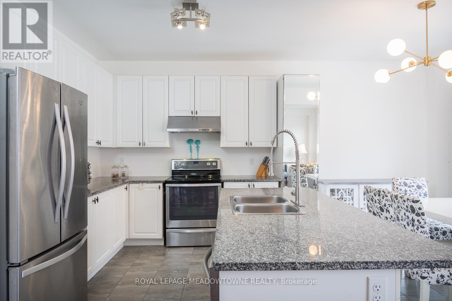 471 Ollerenshaw Point, Milton (Ha Harrison), Ontario  L9T 8P7 - Photo 16 - W12896578