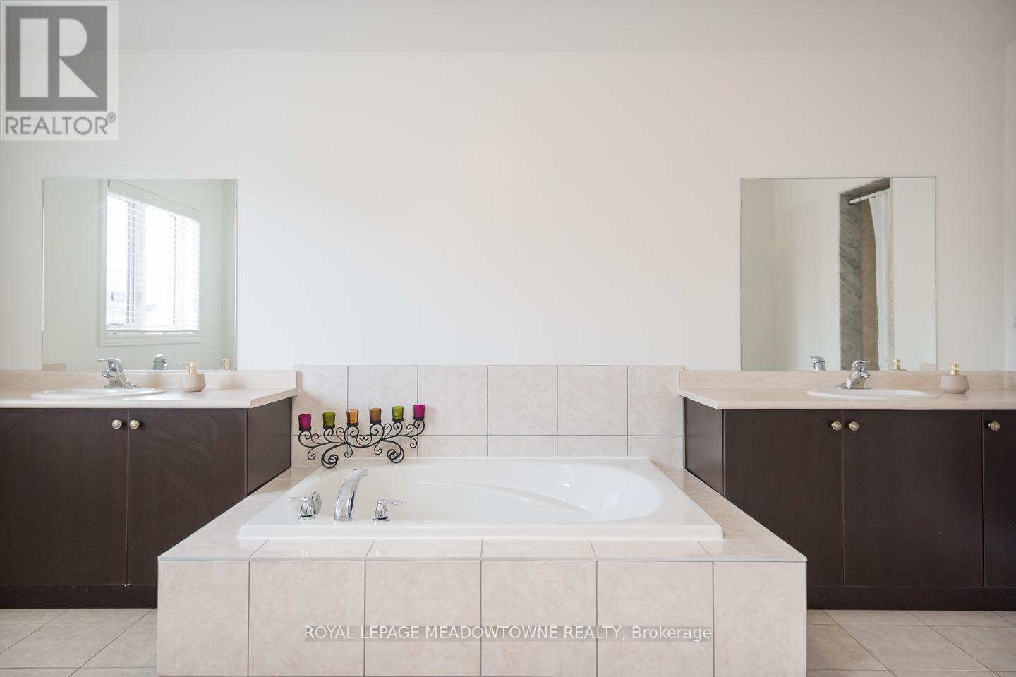 471 Ollerenshaw Point, Milton (Ha Harrison), Ontario  L9T 8P7 - Photo 25 - W12896578