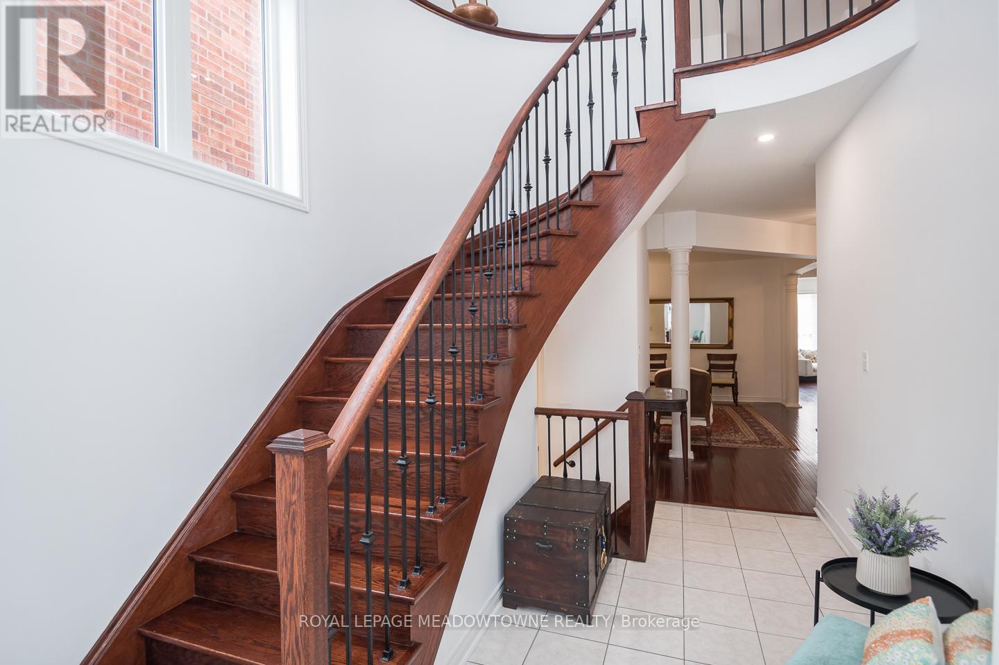 471 Ollerenshaw Point, Milton (Ha Harrison), Ontario  L9T 8P7 - Photo 3 - W12896578