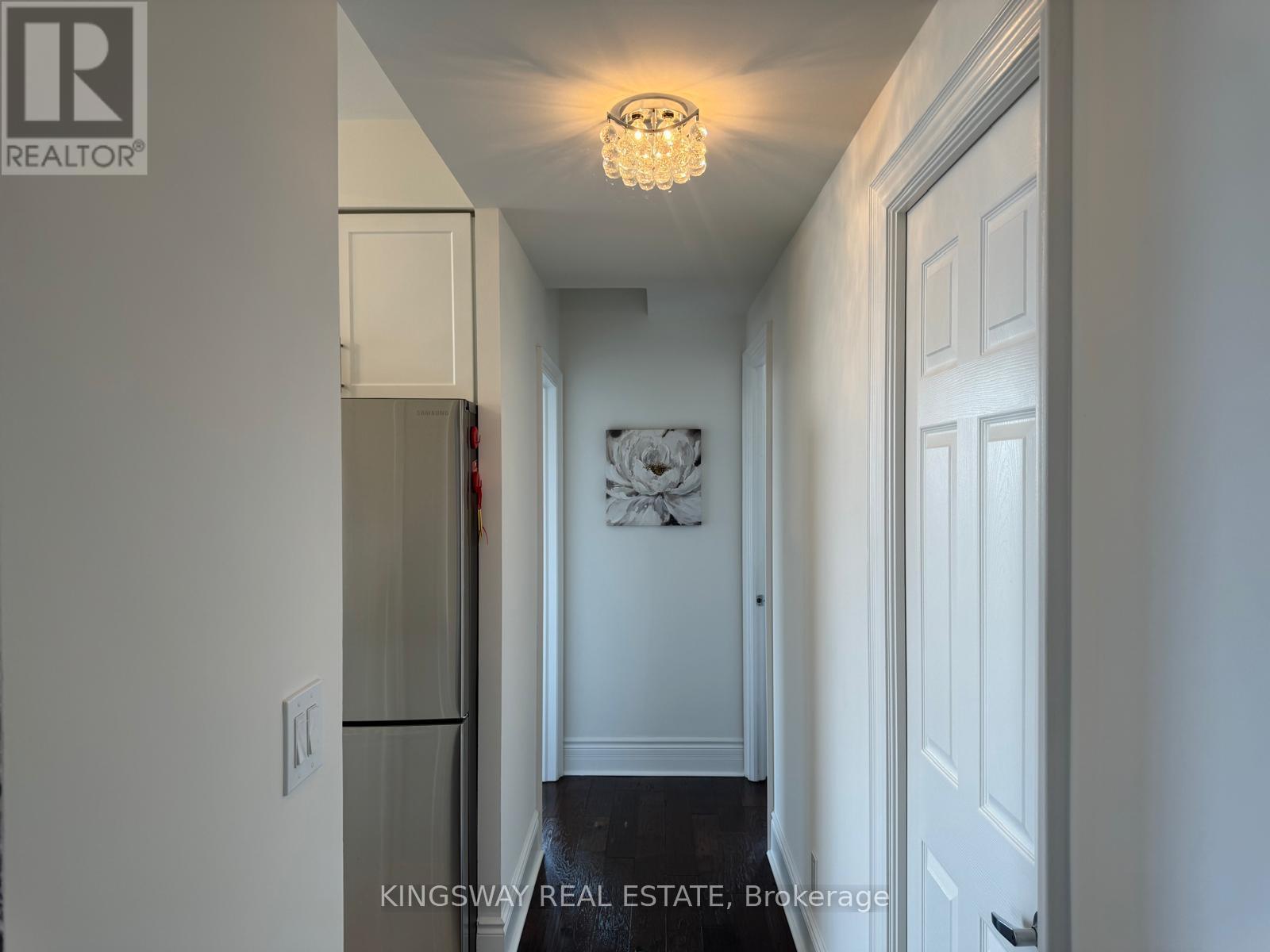 3009 - 3880 Duke Of York Boulevard, Mississauga (City Centre), Ontario  L5B 4M7 - Photo 11 - W12896620