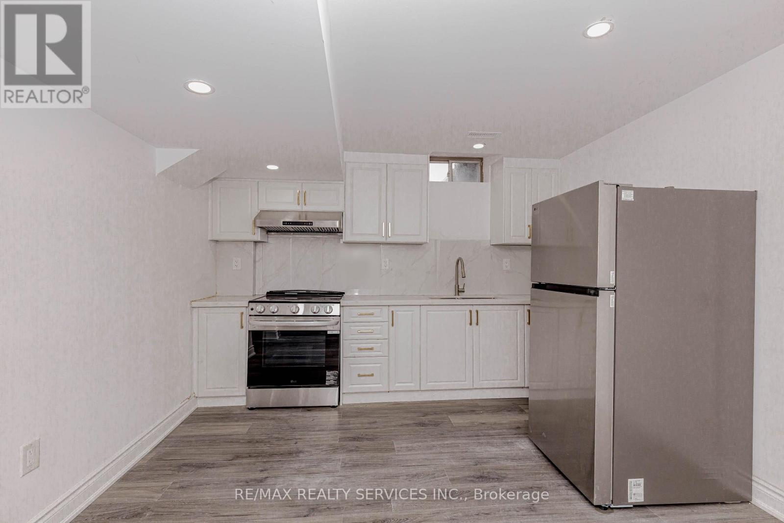 Lower - 132 Bloomsbury Avenue, Brampton (Vales Of Castlemore), Ontario  L6P 2X2 - Photo 5 - W12896622