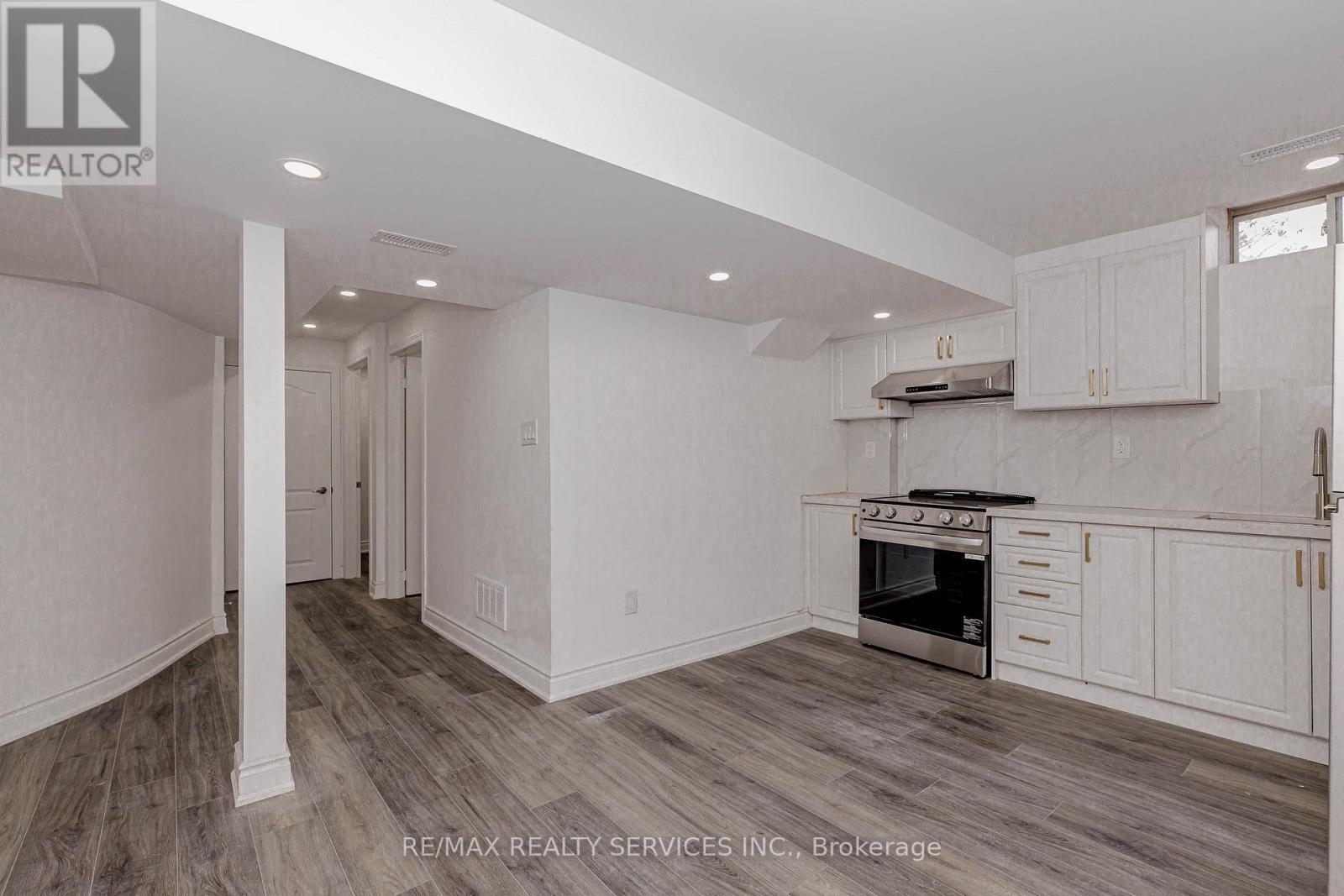 Lower - 132 Bloomsbury Avenue, Brampton (Vales Of Castlemore), Ontario  L6P 2X2 - Photo 6 - W12896622