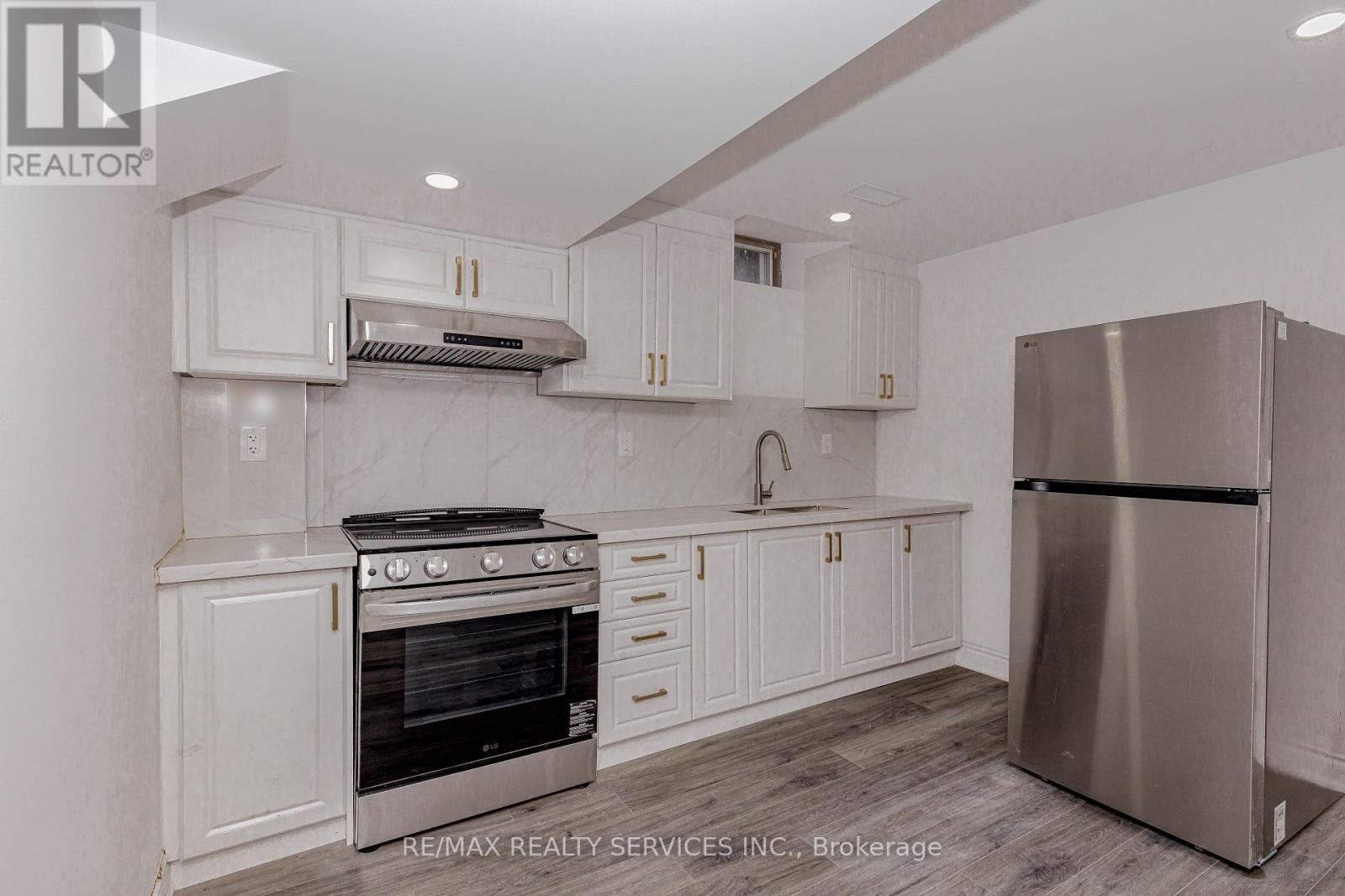 Lower - 132 Bloomsbury Avenue, Brampton (Vales Of Castlemore), Ontario  L6P 2X2 - Photo 7 - W12896622